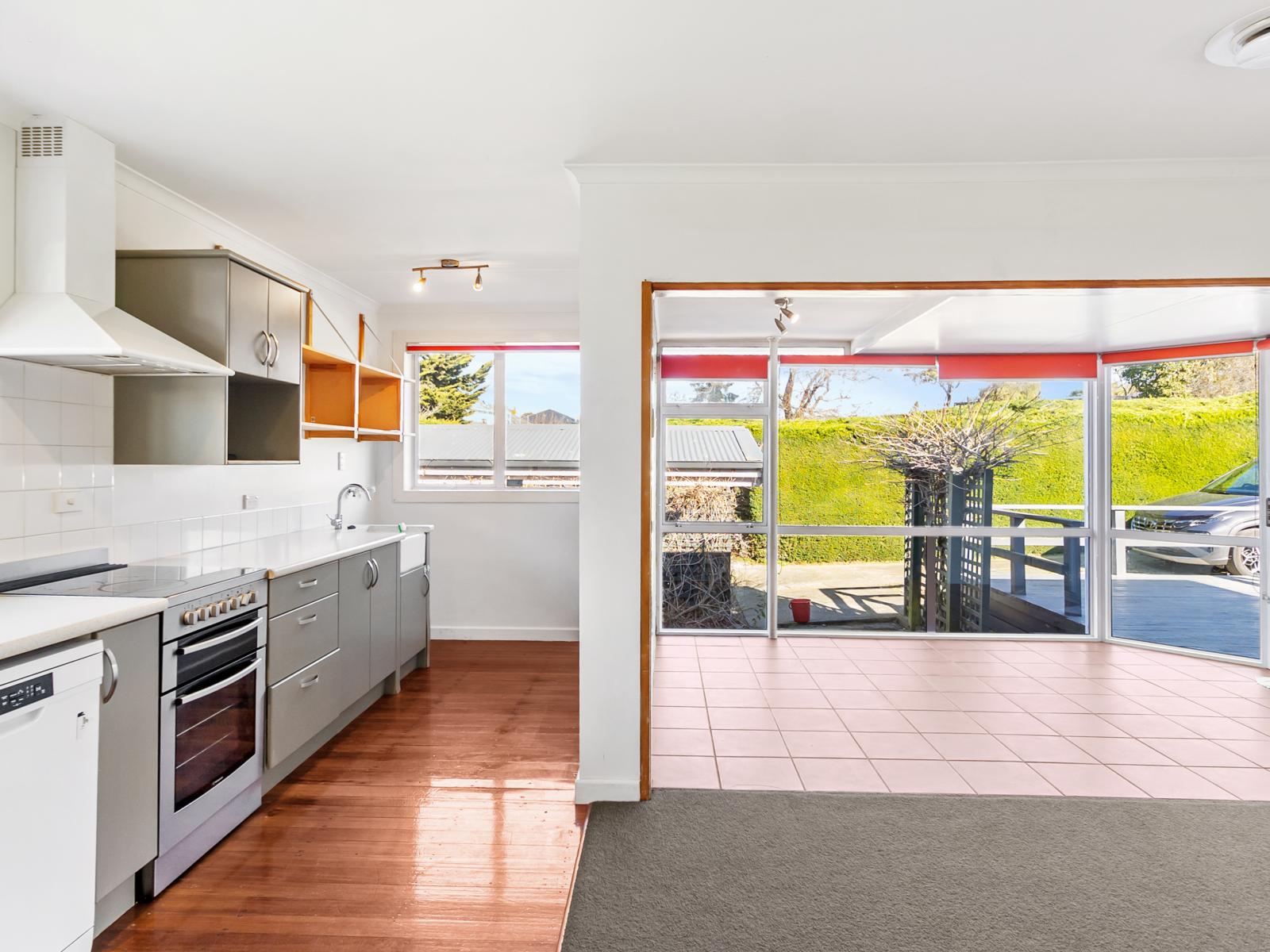 20 Grants Road, Marchwiel