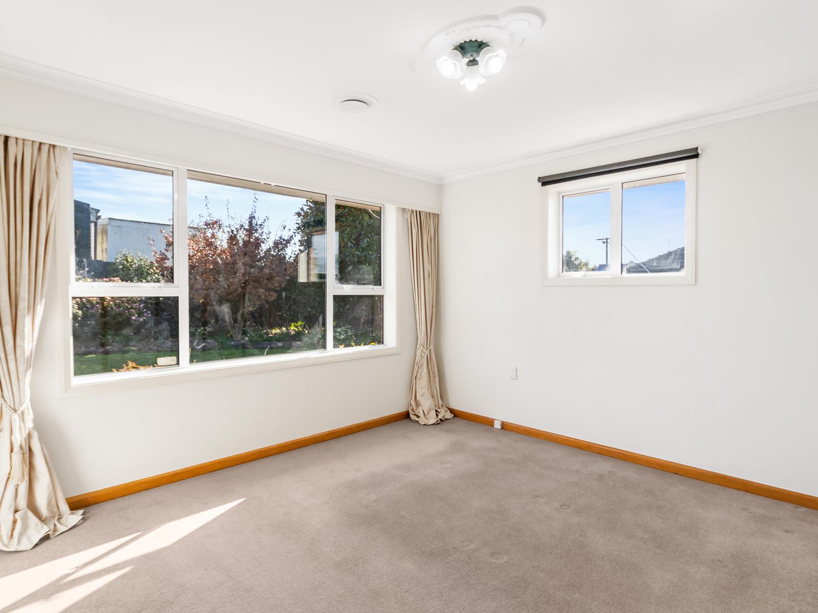 20 Grants Road, Marchwiel
