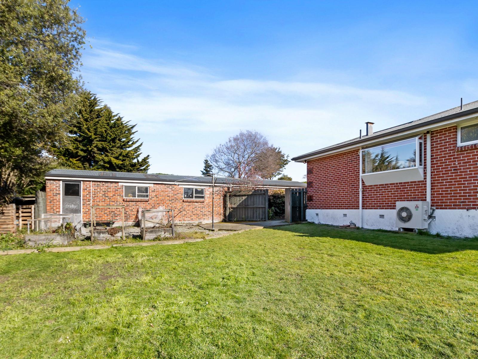 20 Grants Road, Marchwiel