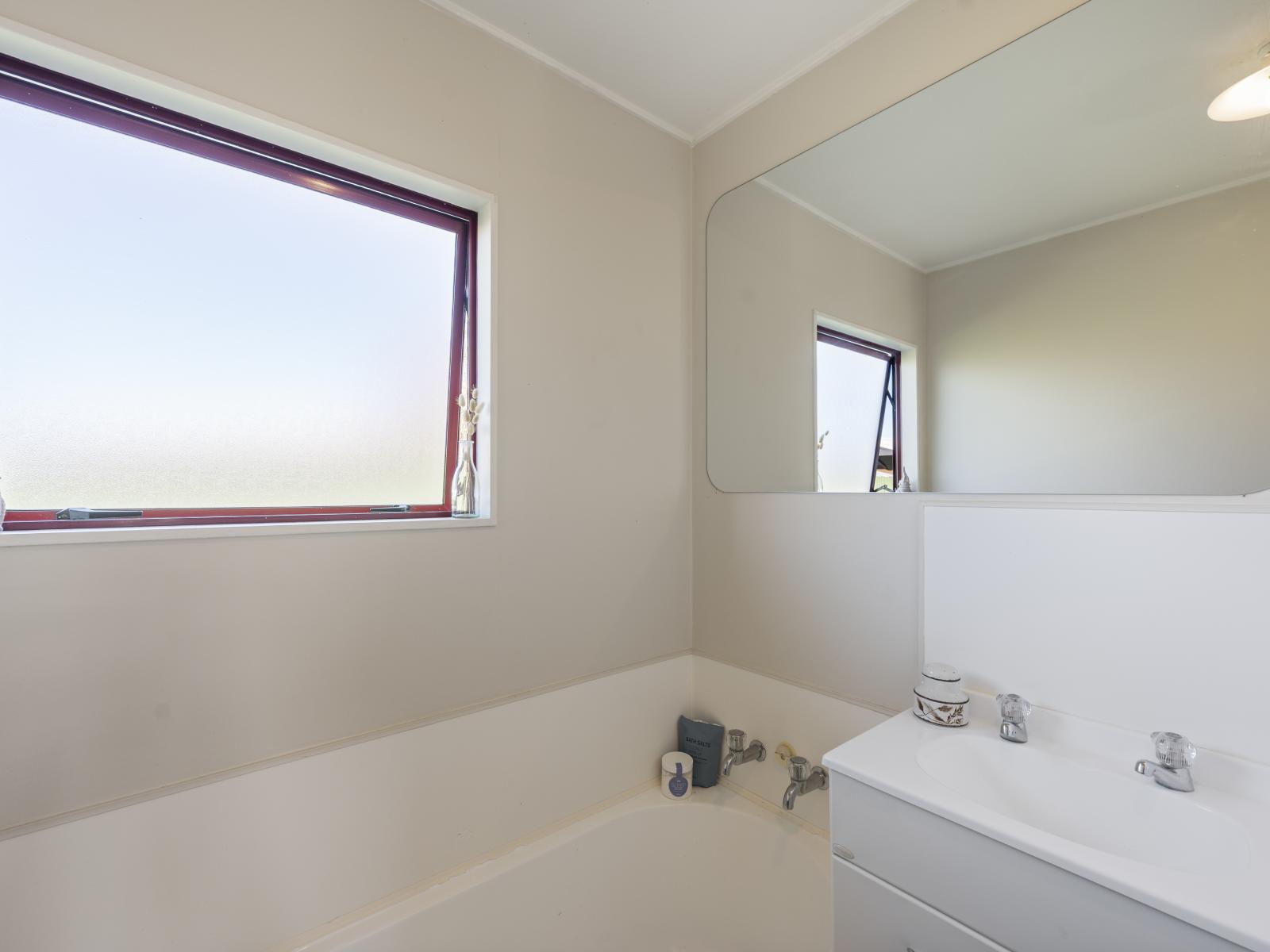 43A Tait Drive, Greenmeadows