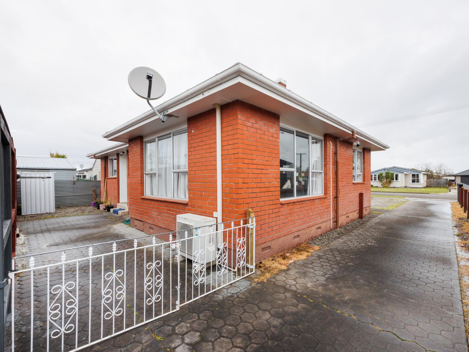 2 and 2B Rutland Place, Milson