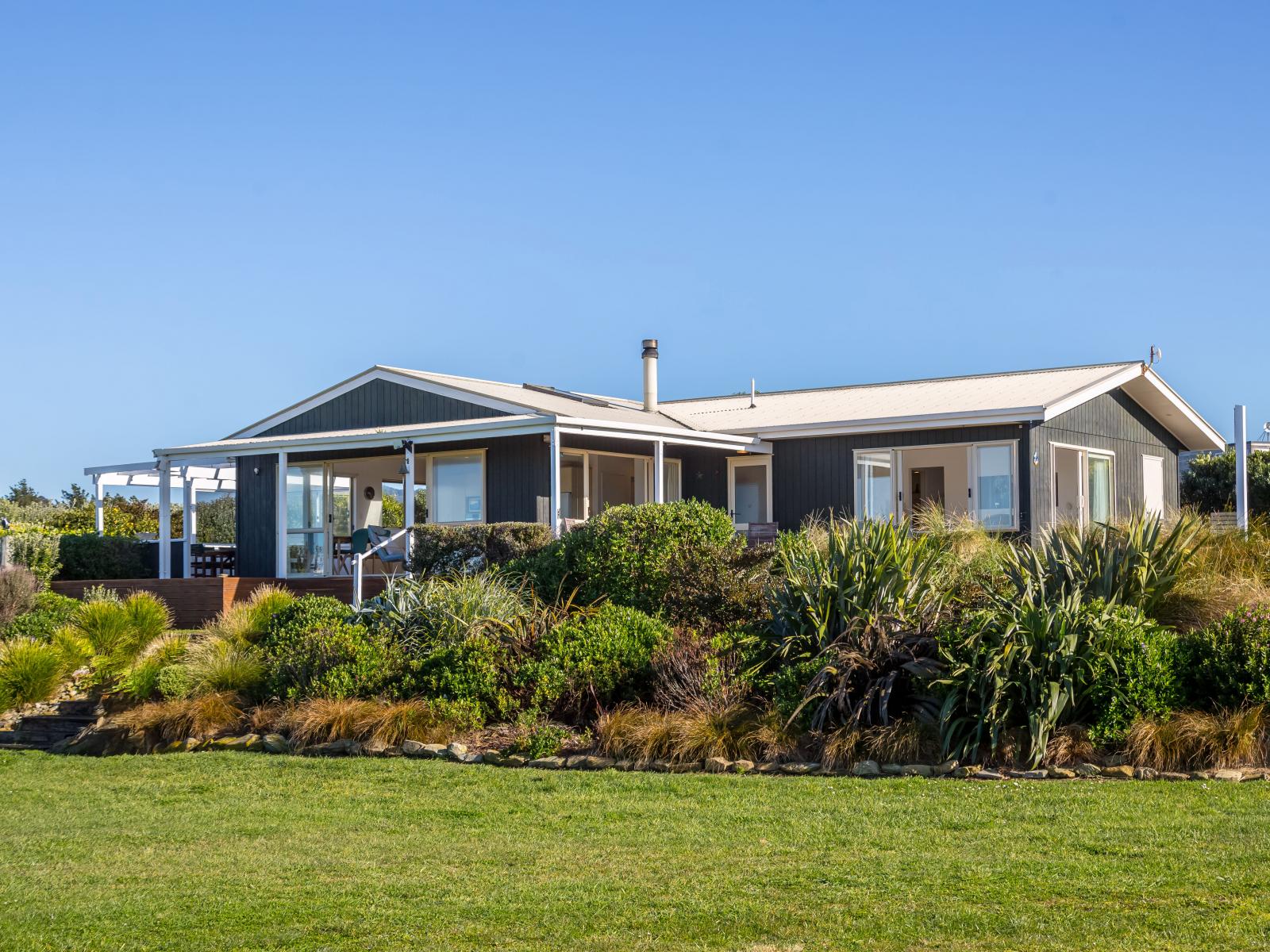 6 Beach Road, Flat Point