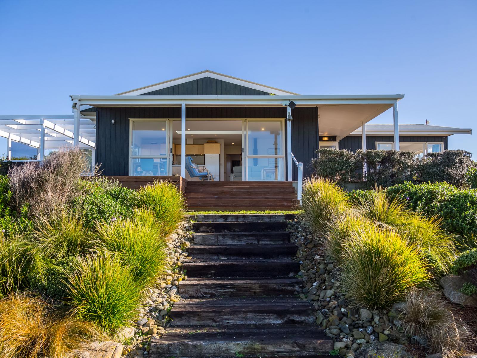 6 Beach Road, Flat Point