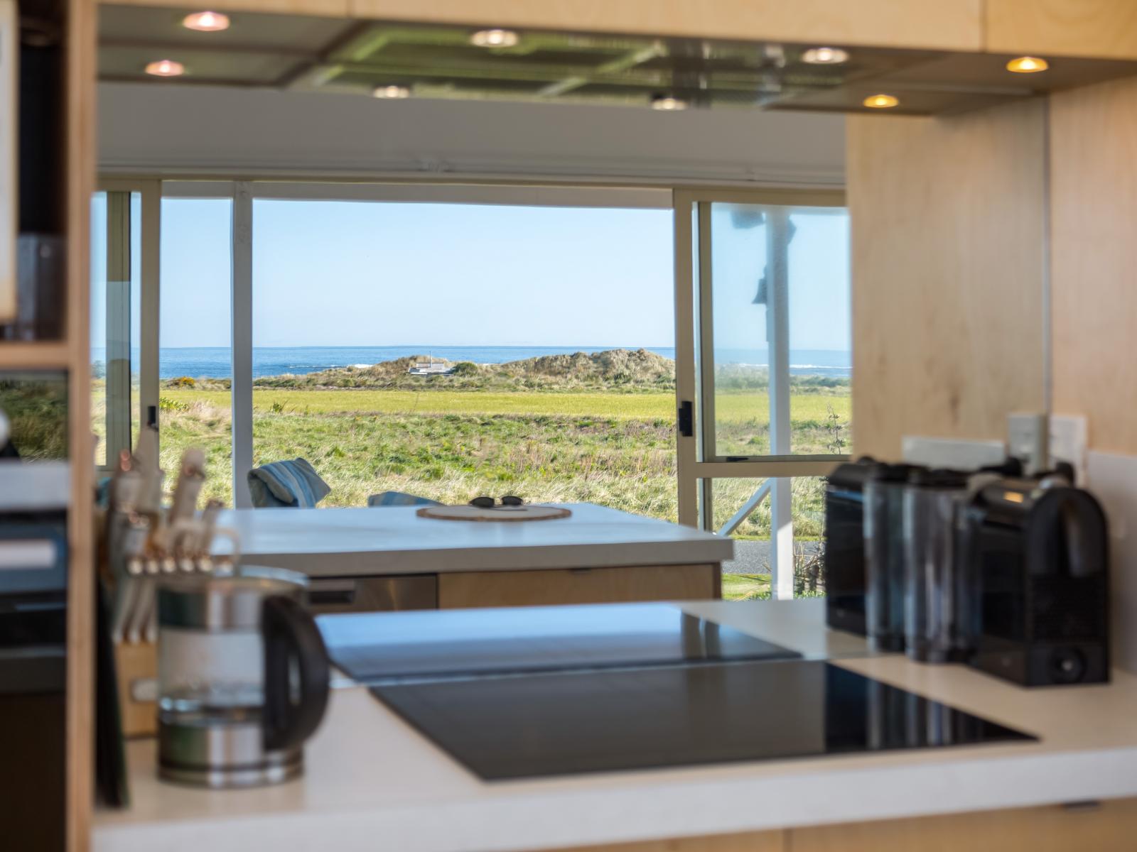 6 Beach Road, Flat Point