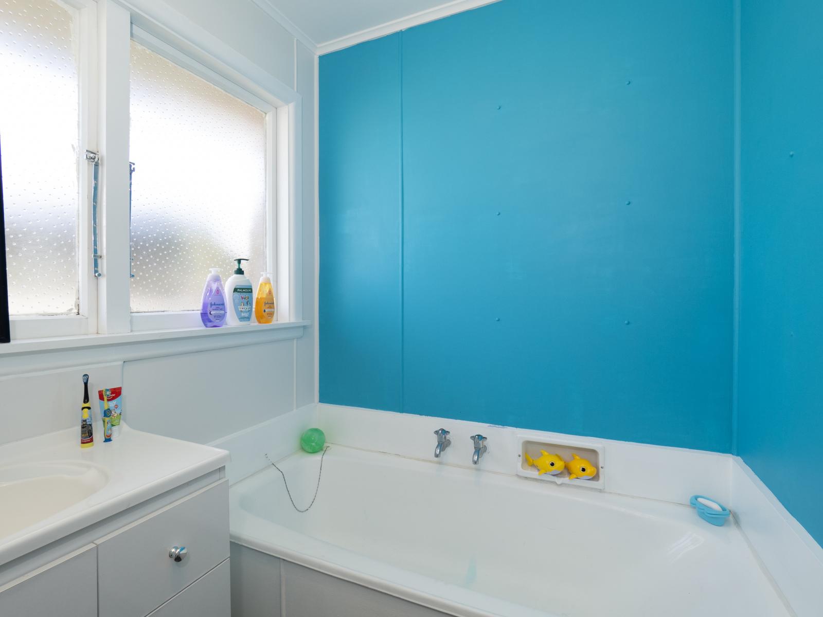 4 Reddecliffe Crescent, Hampstead