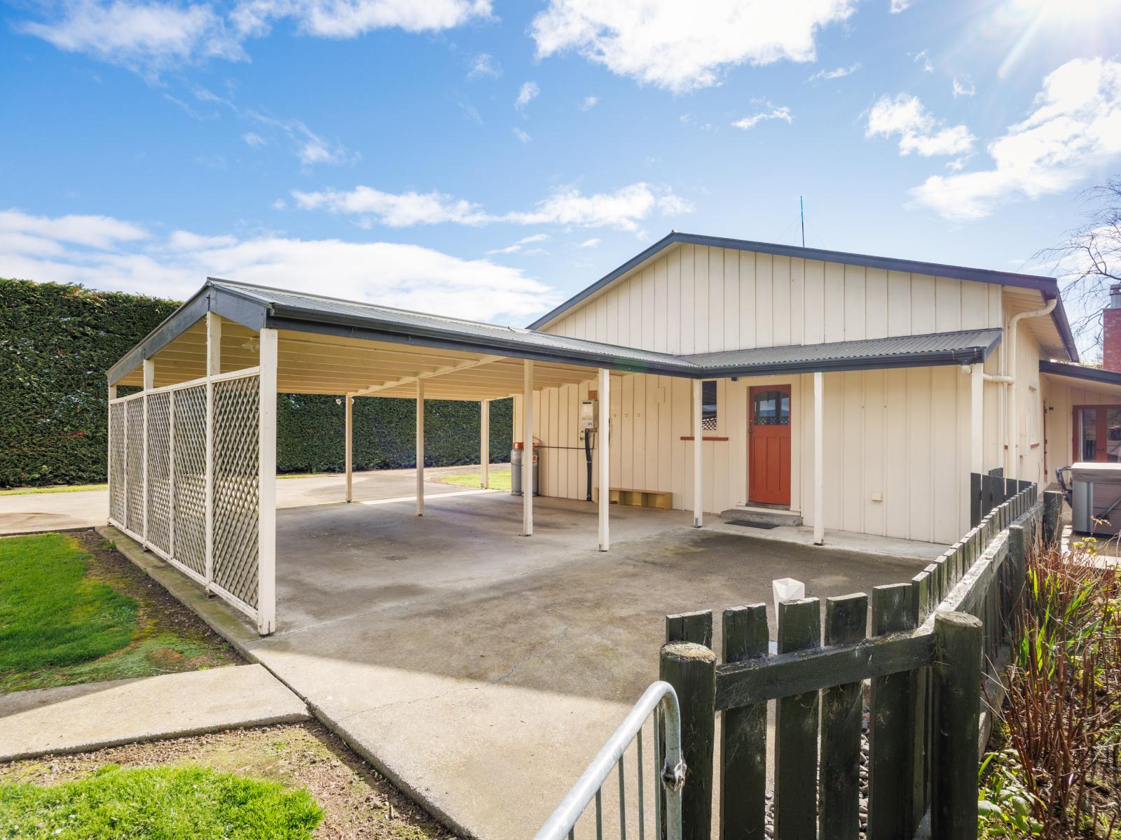 1696 State Highway 56, Tiakitahuna 