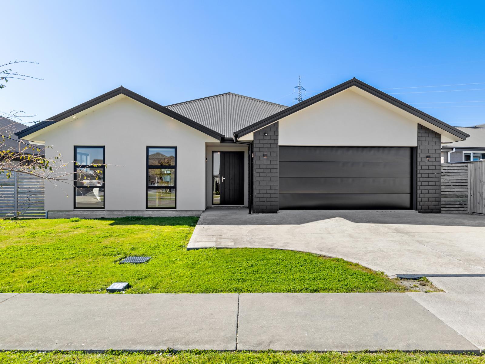 42 Sardinia Grove, Fitzherbert