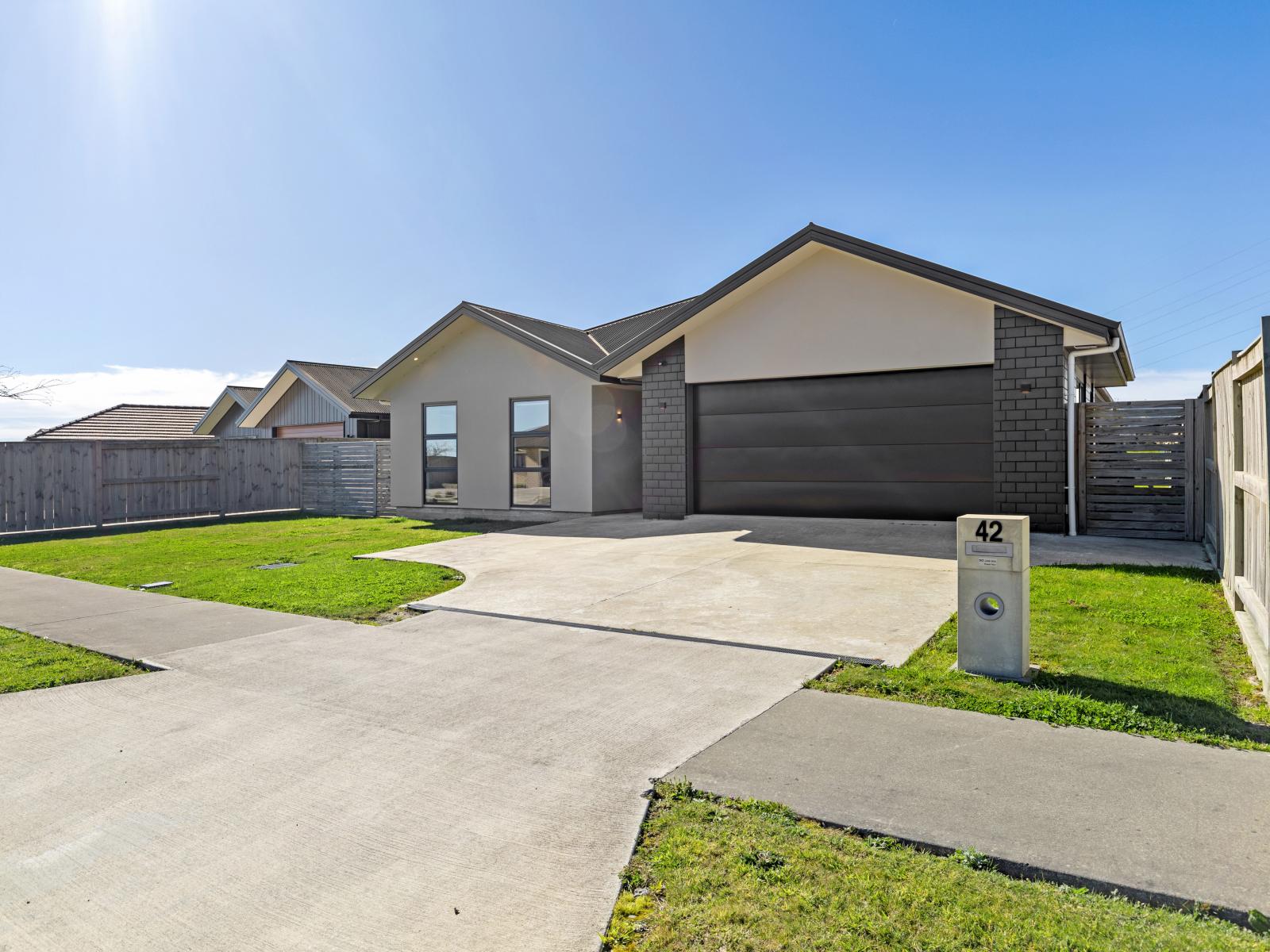42 Sardinia Grove, Fitzherbert