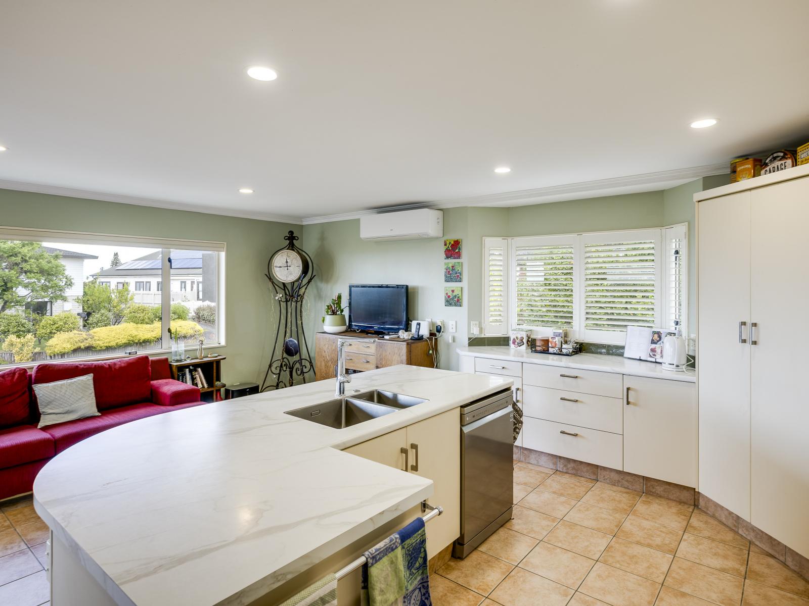 76A Churchill Drive, Taradale