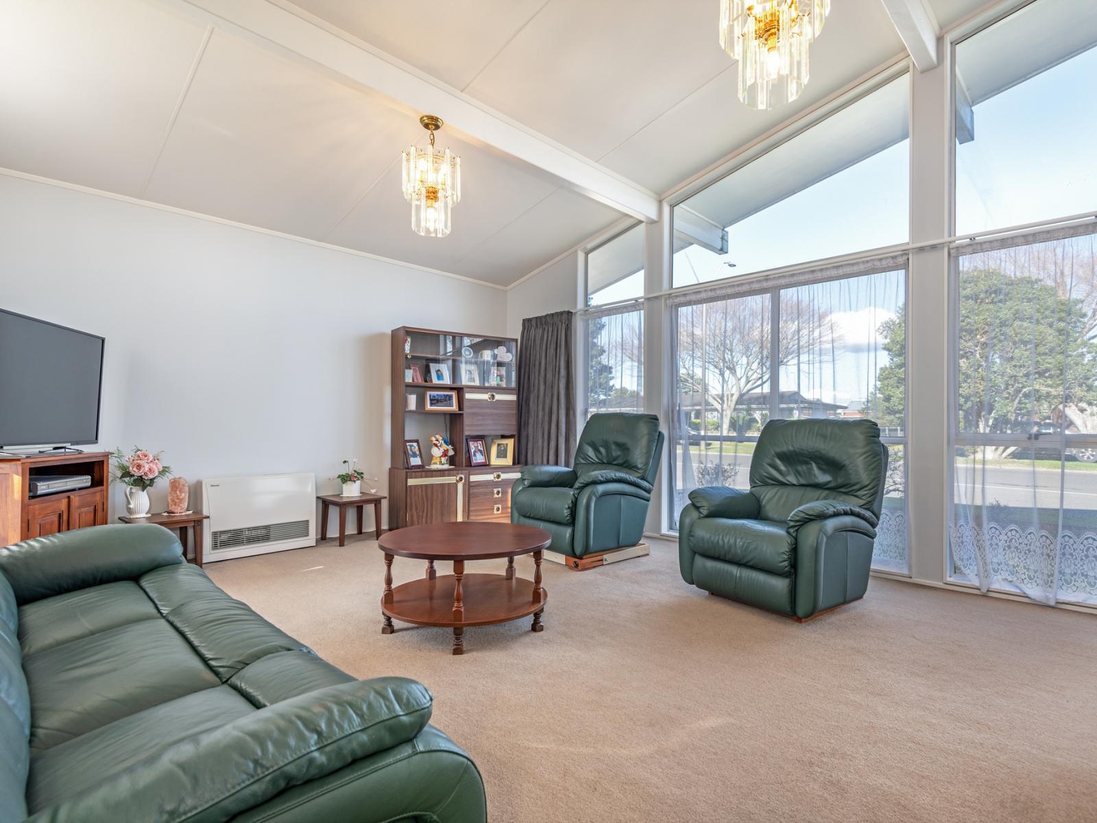 4 John F Kennedy Drive, Milson
