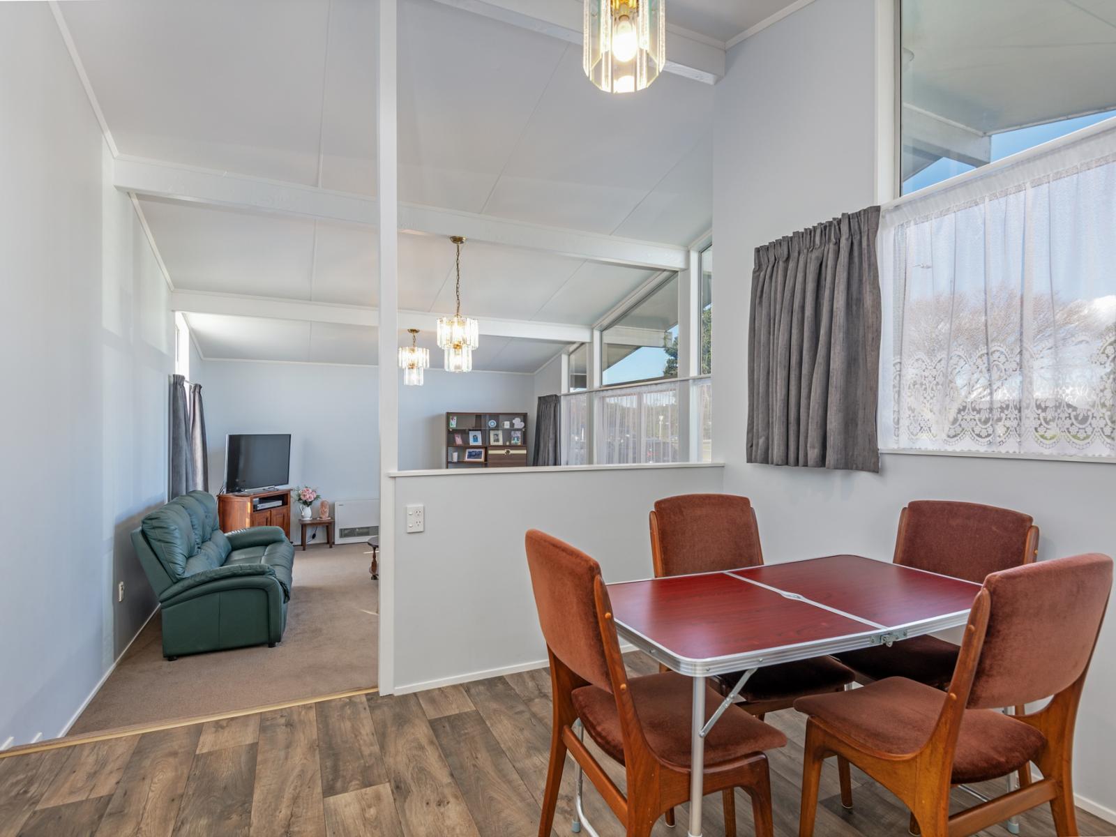 4 John F Kennedy Drive, Milson