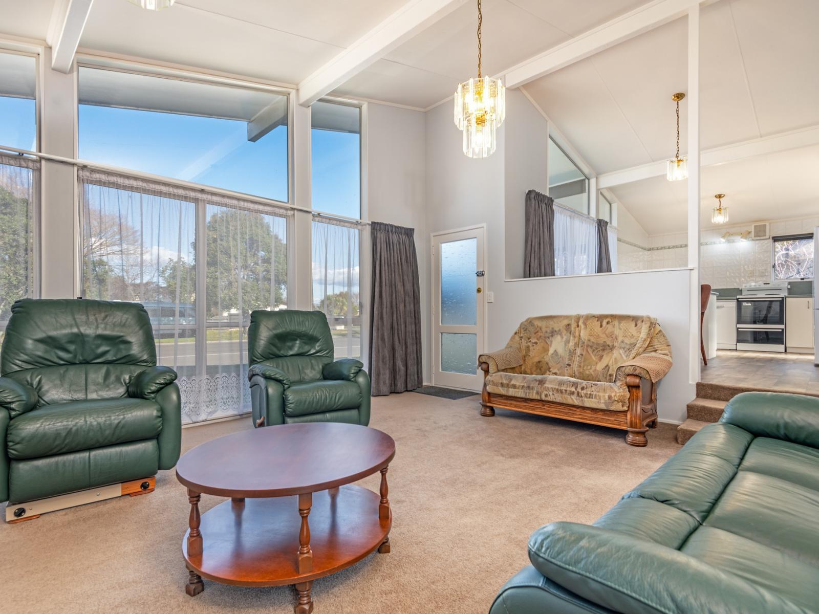 4 John F Kennedy Drive, Milson