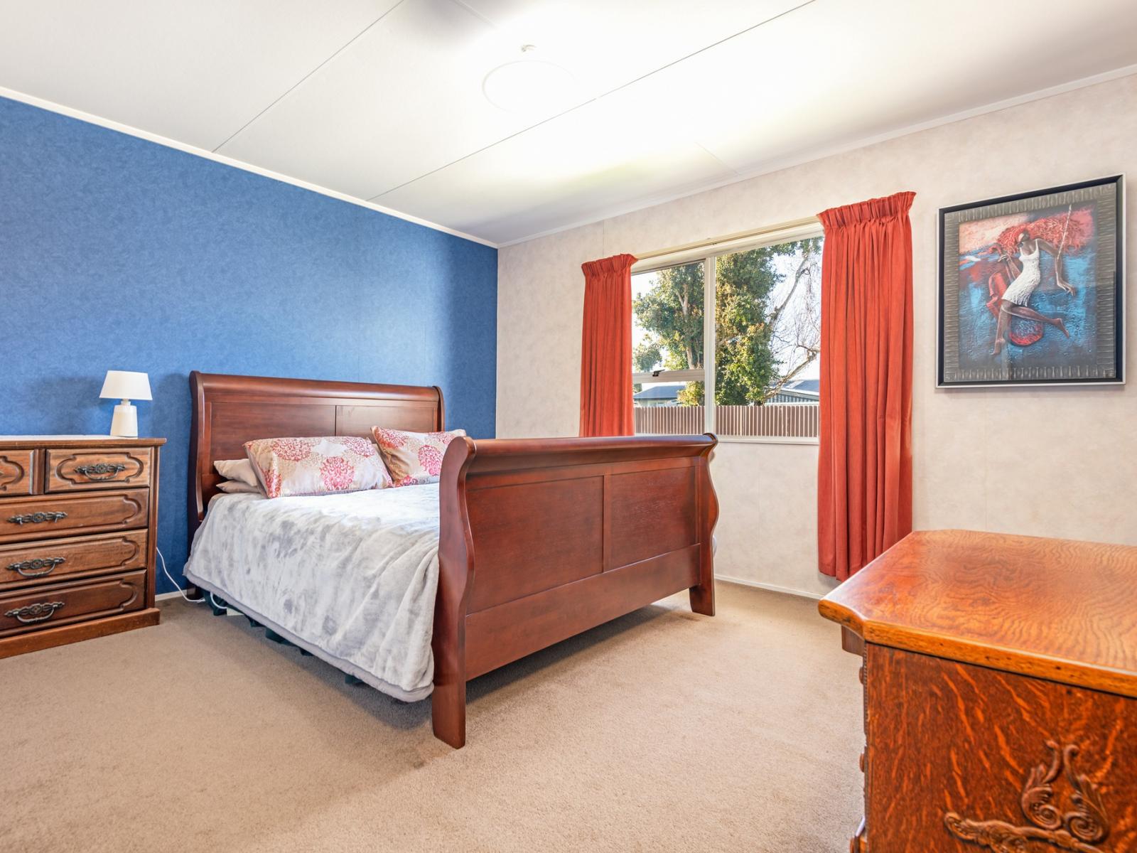 4 John F Kennedy Drive, Milson