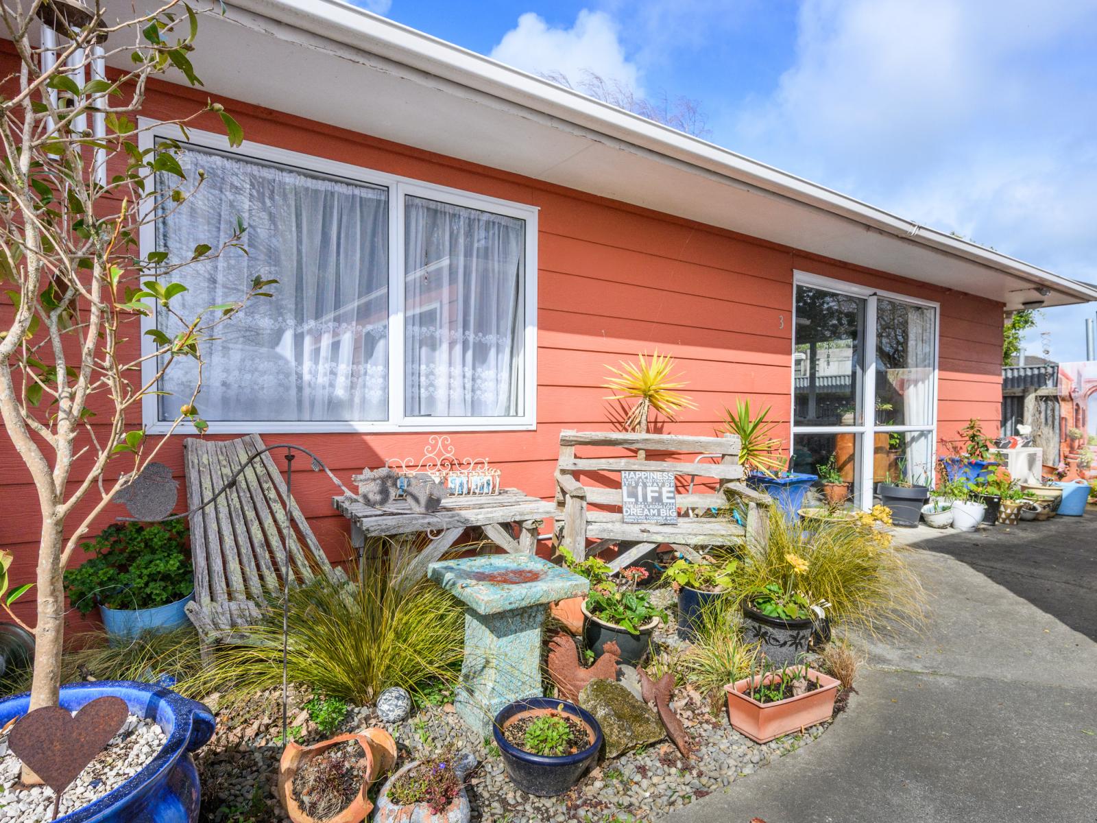 48 Botanical Road, Takaro