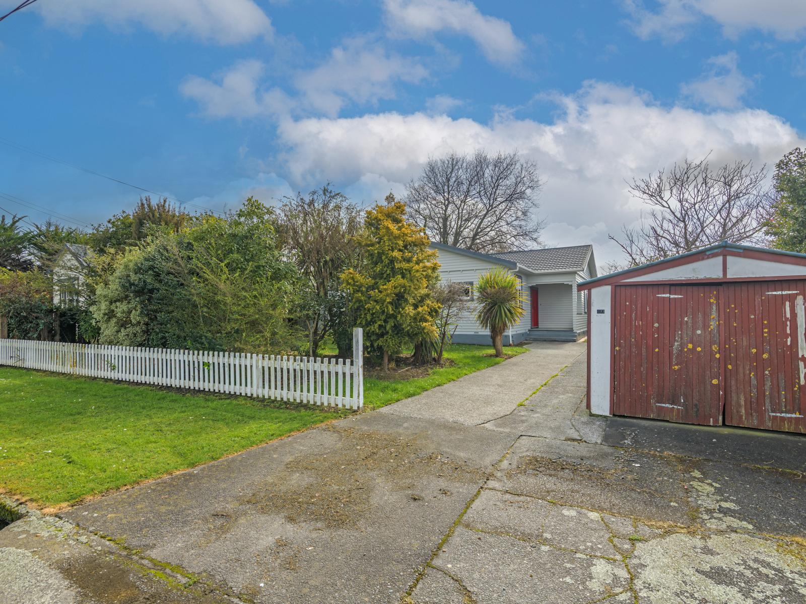 10 Hunia Street, Marton