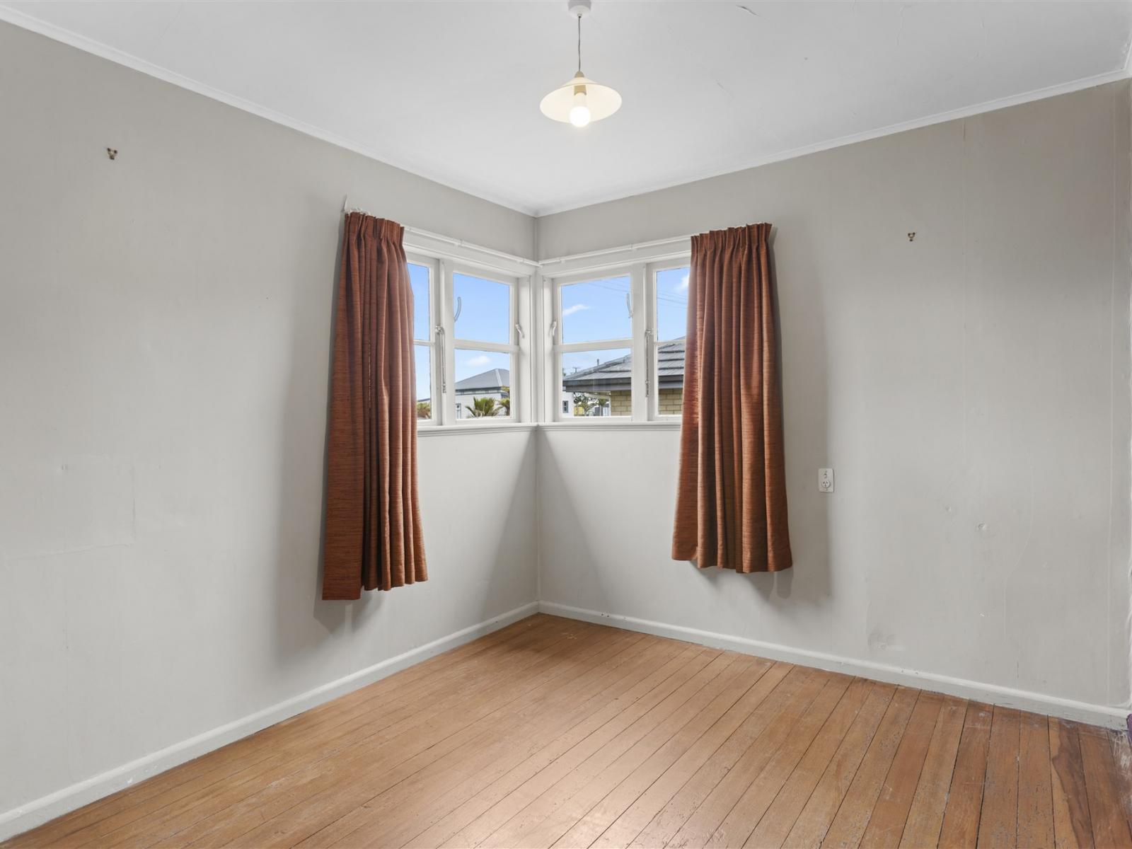 15-15A Mill Street, Westport