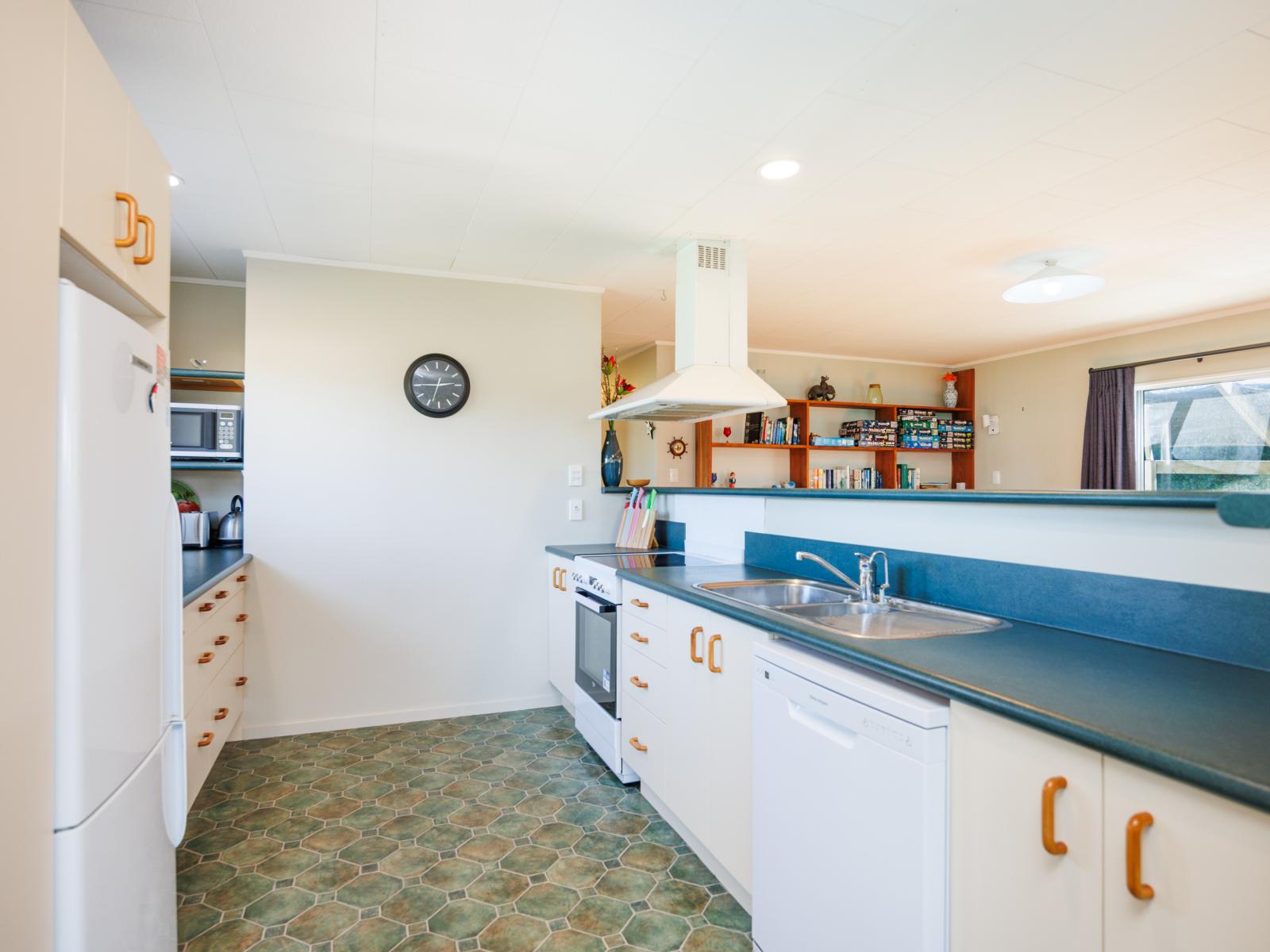 24 Te Kiri Street, Himatangi Beach