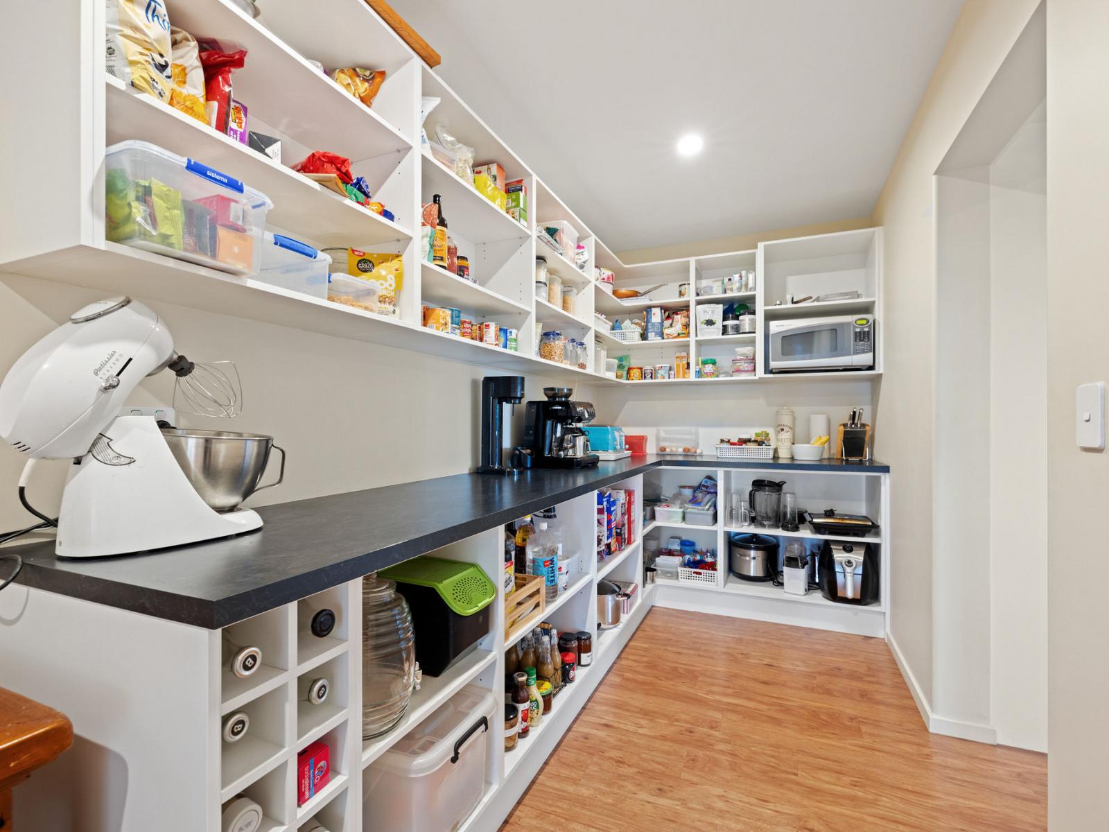 1 Hayfield Terrace, Cust