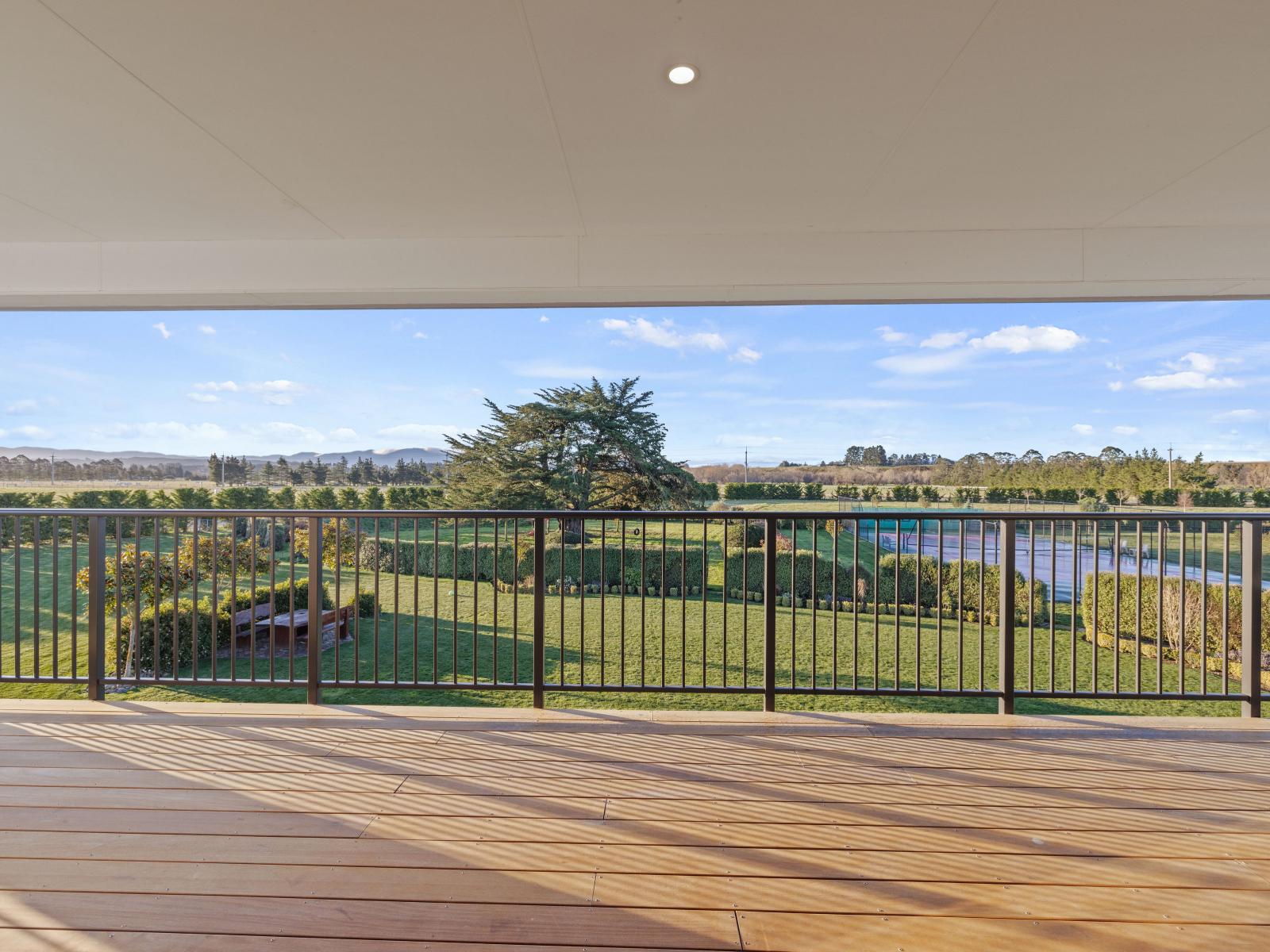 1 Hayfield Terrace, Cust