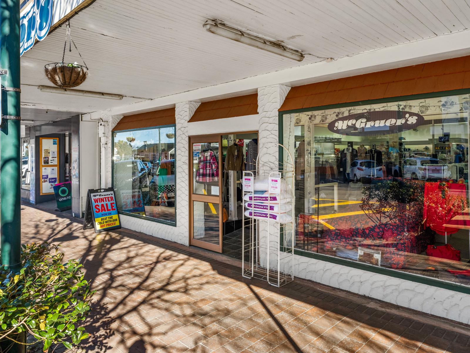 296 Broadway, Marton