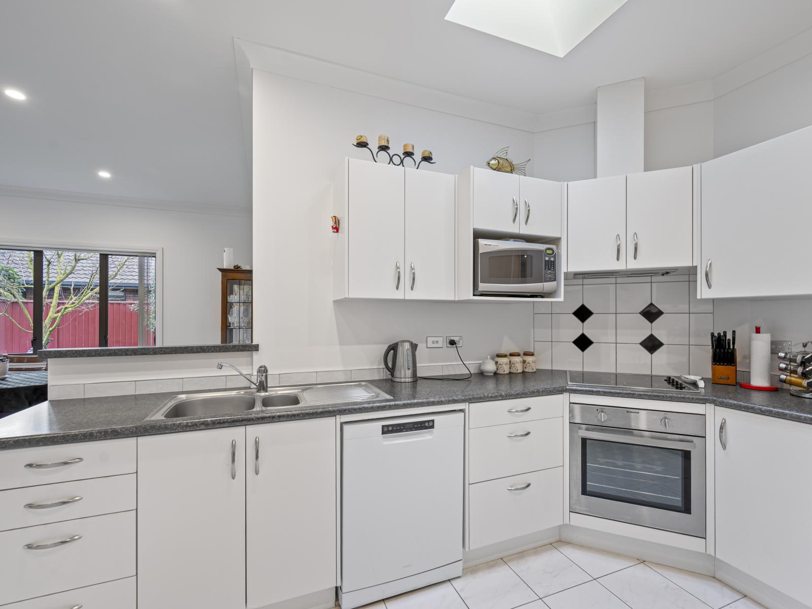 103 Northwood Avenue, Mahora