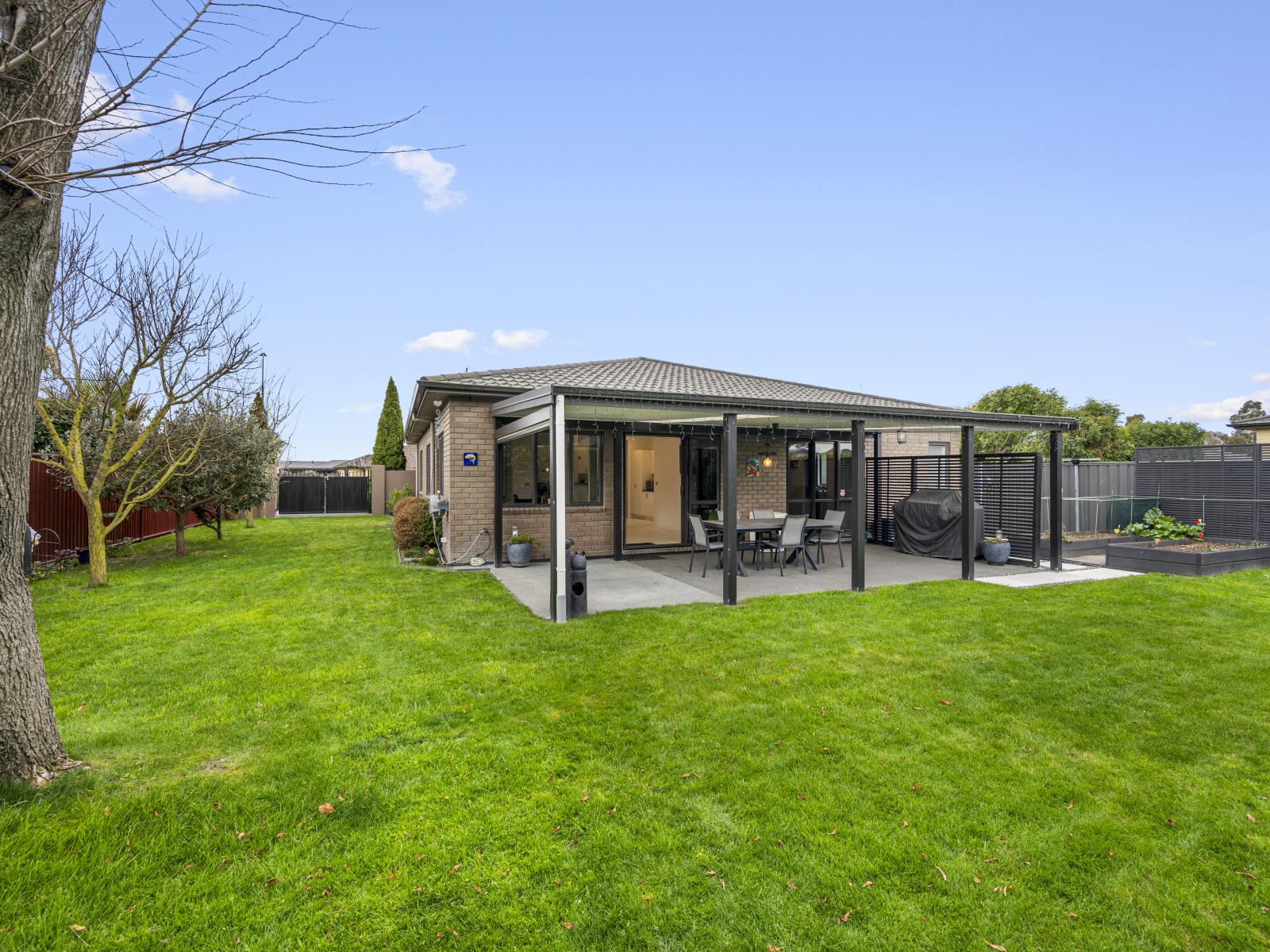 103 Northwood Avenue, Mahora