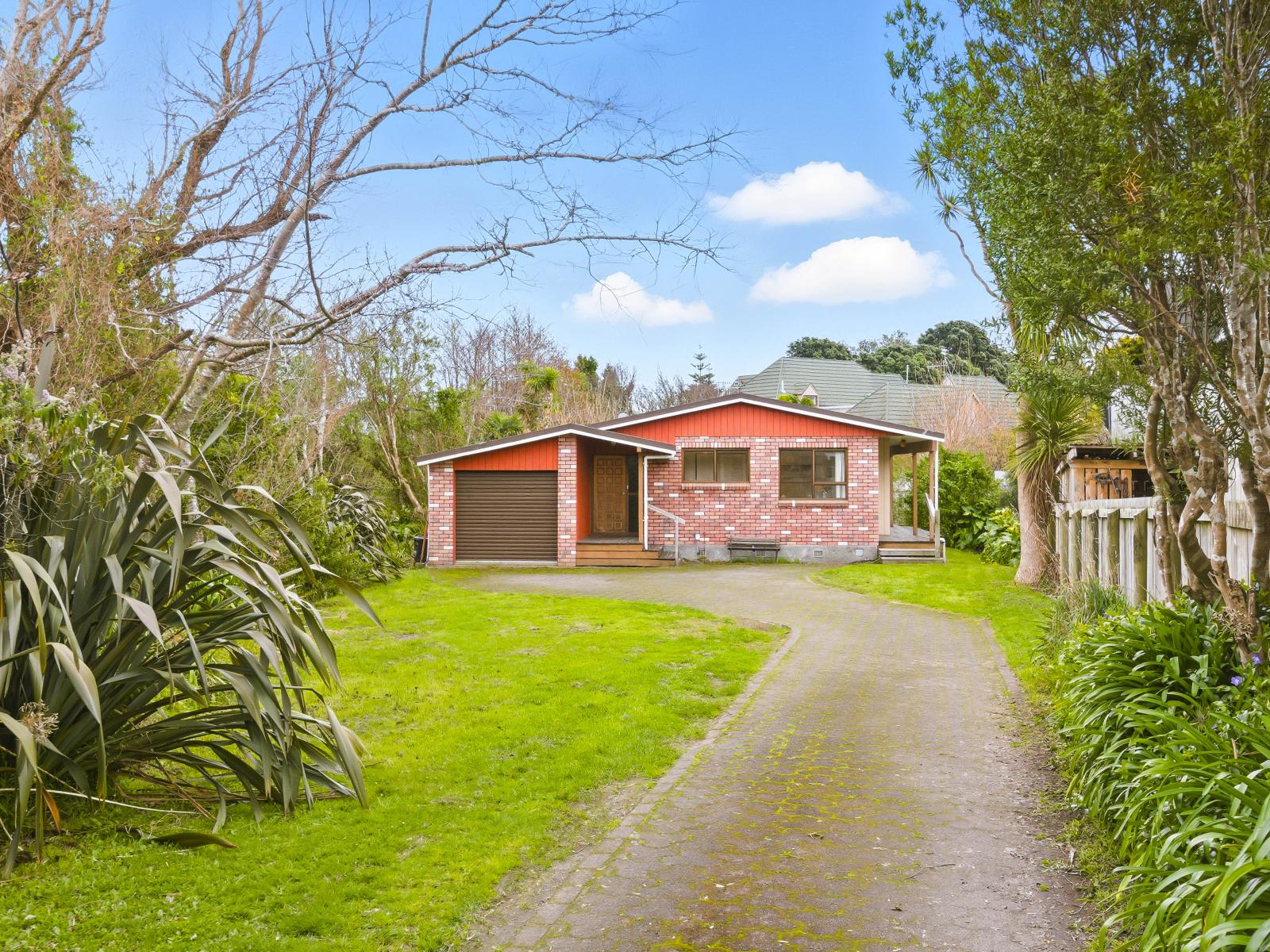 61 Ocean Road, Paraparaumu Beach