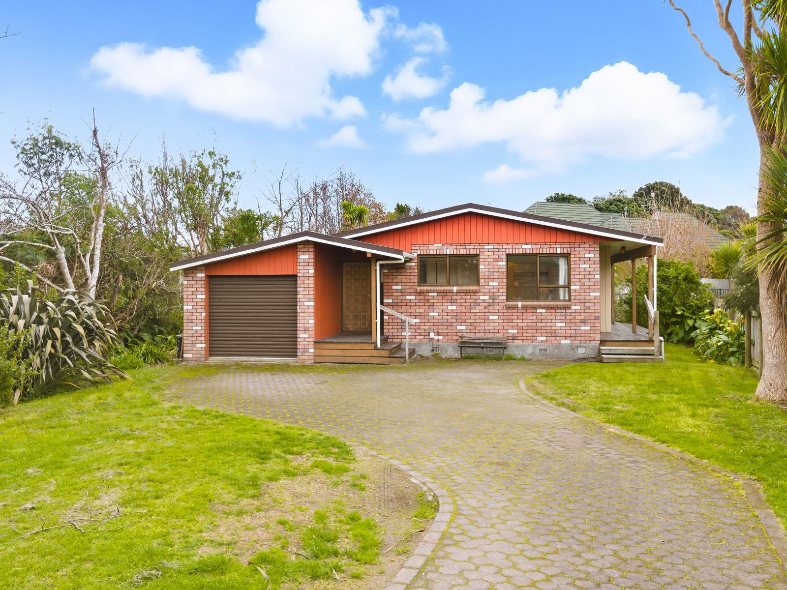 61 Ocean Road, Paraparaumu Beach