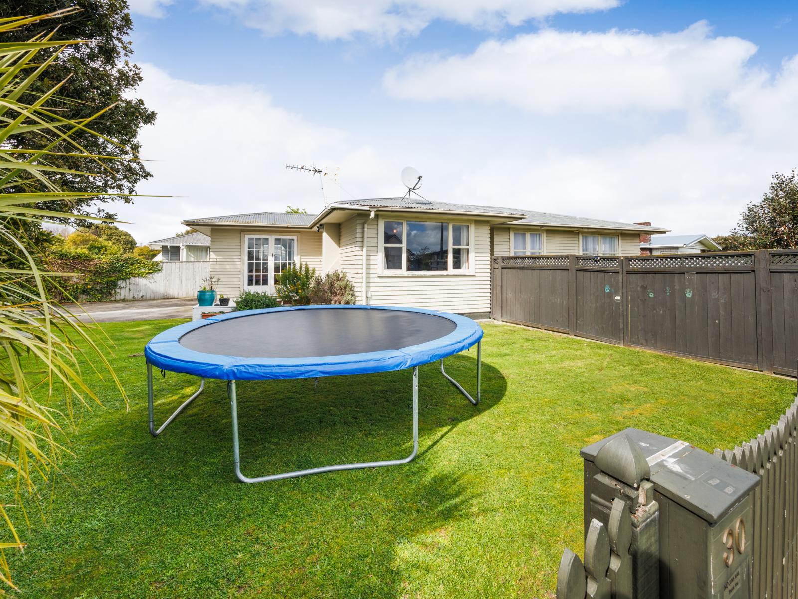 30 Sutherland Crescent, Westbrook