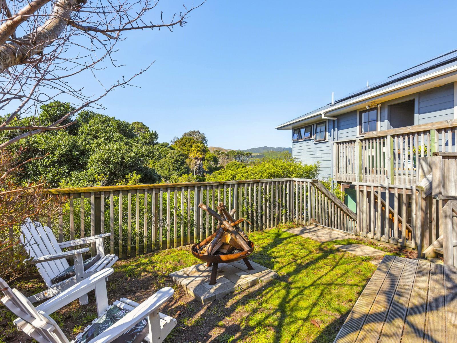 42 Hicks Crescent, Waikanae Beach