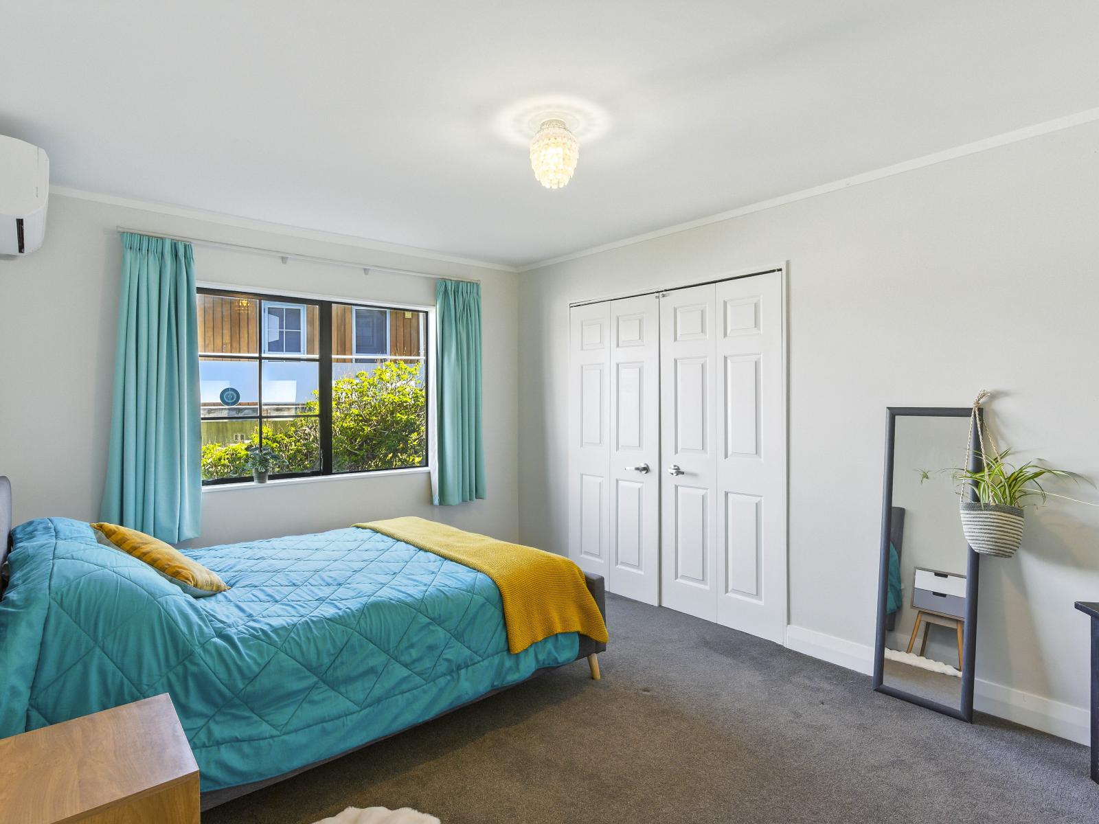 42 Hicks Crescent, Waikanae Beach