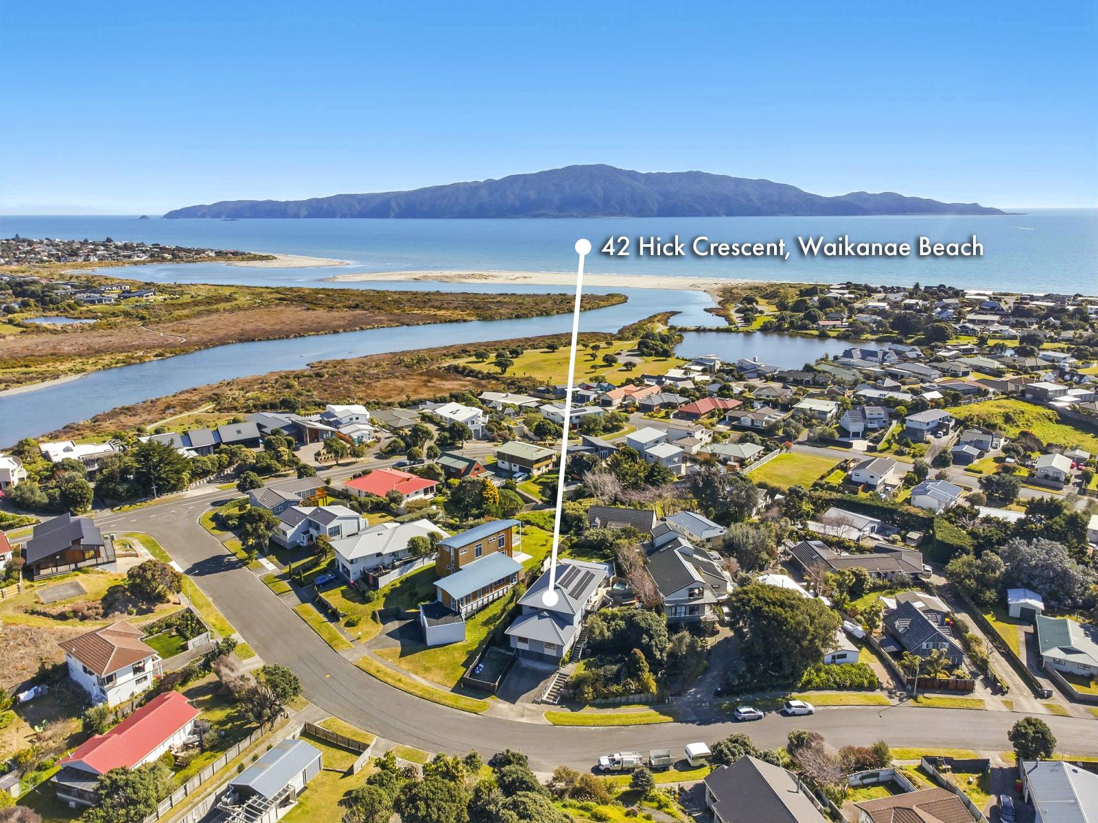 42 Hicks Crescent, Waikanae Beach