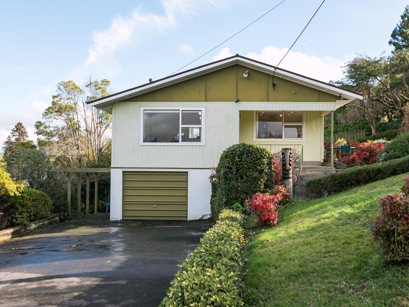 6 Domain Road, Waipawa