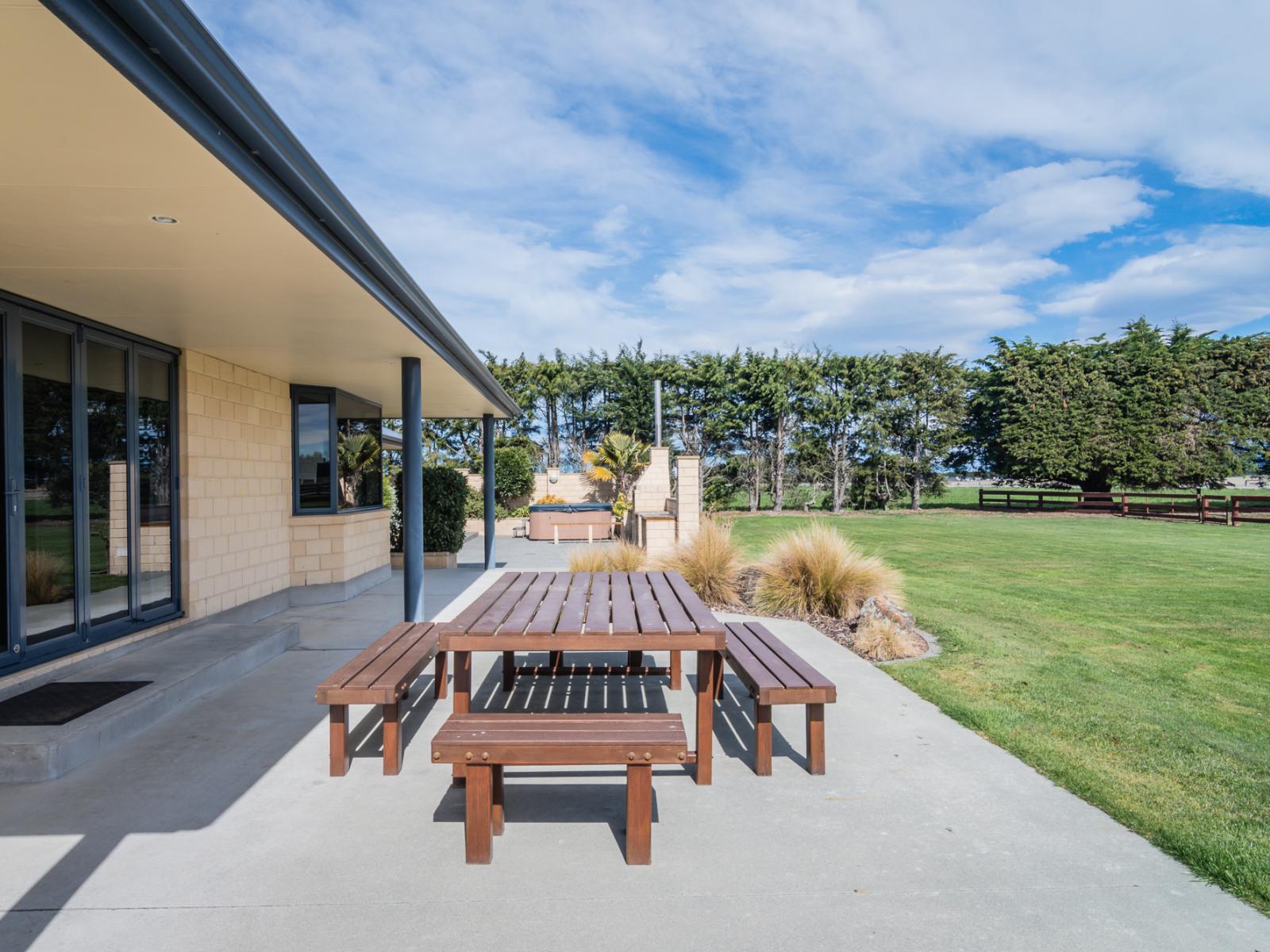 614 Seadown Road, Seadown