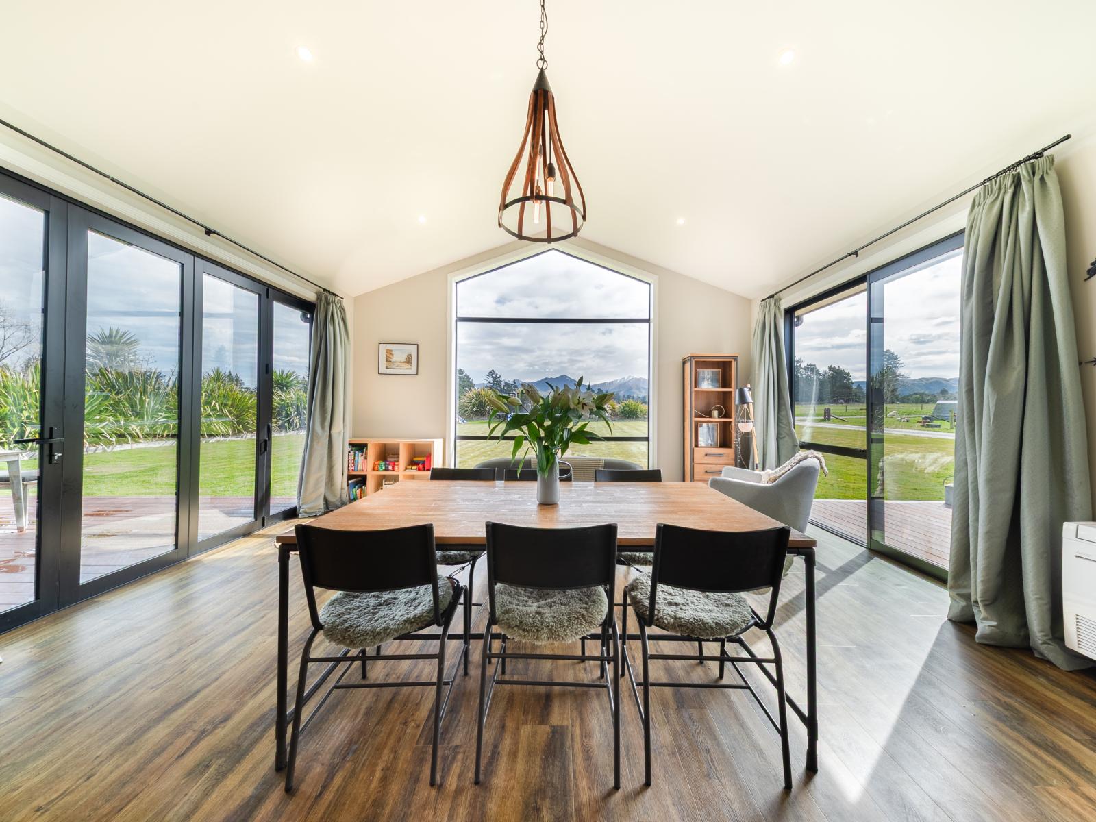 673 Woodbury Road, Woodbury