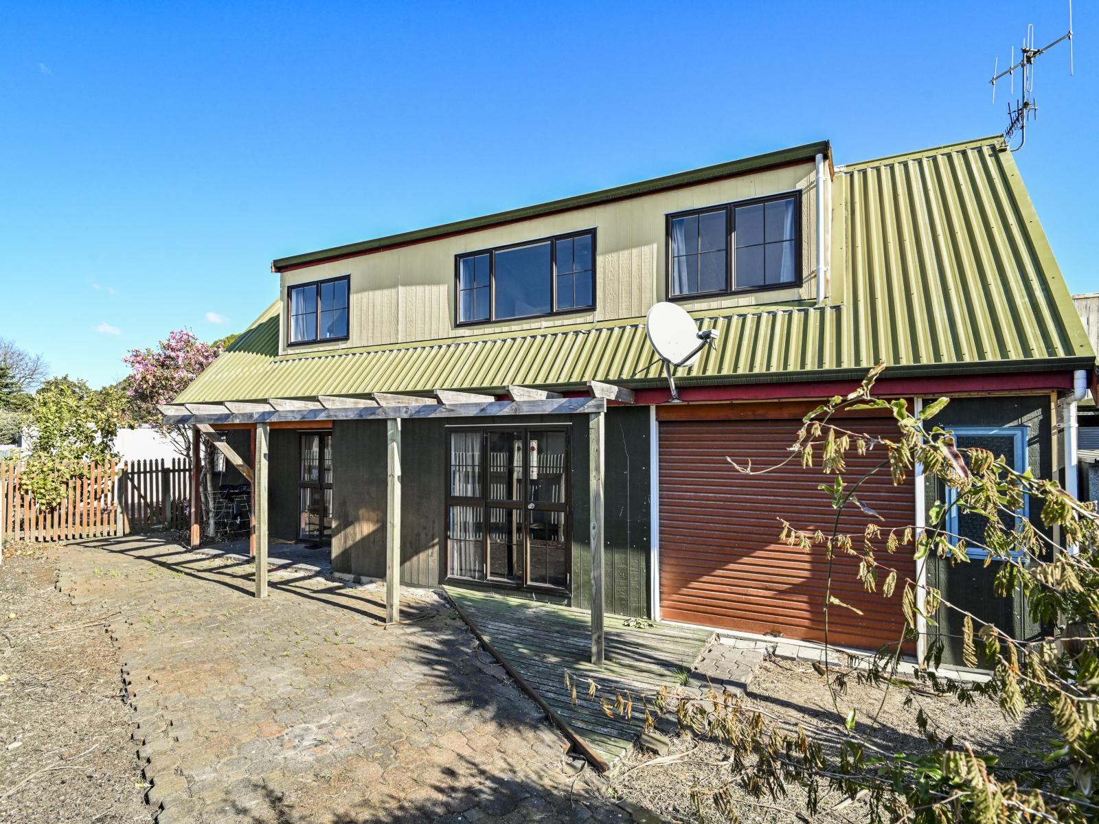 Unit 1, 1202 Heretaunga Street East, Parkvale