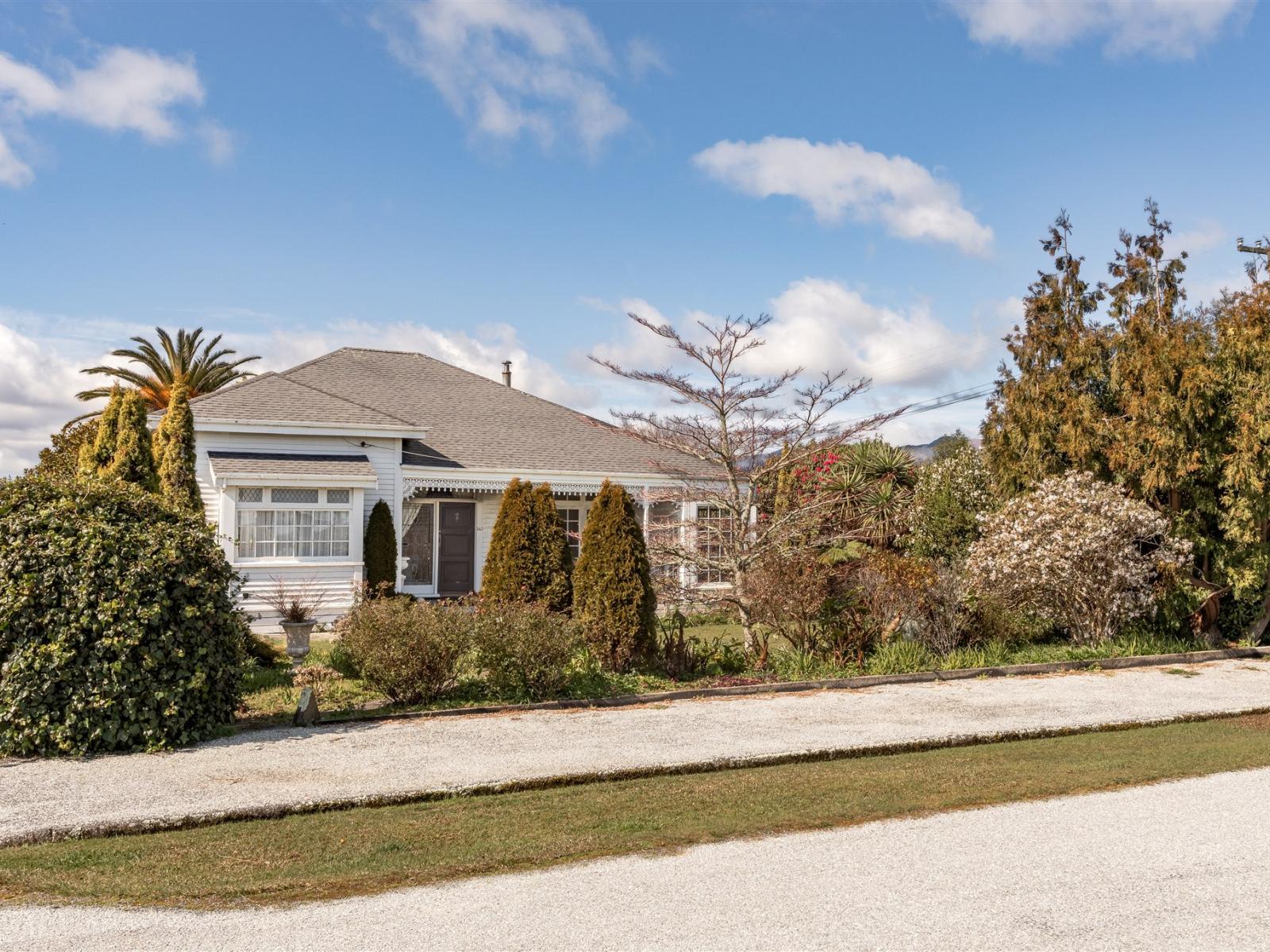 143 Russell Street, Westport