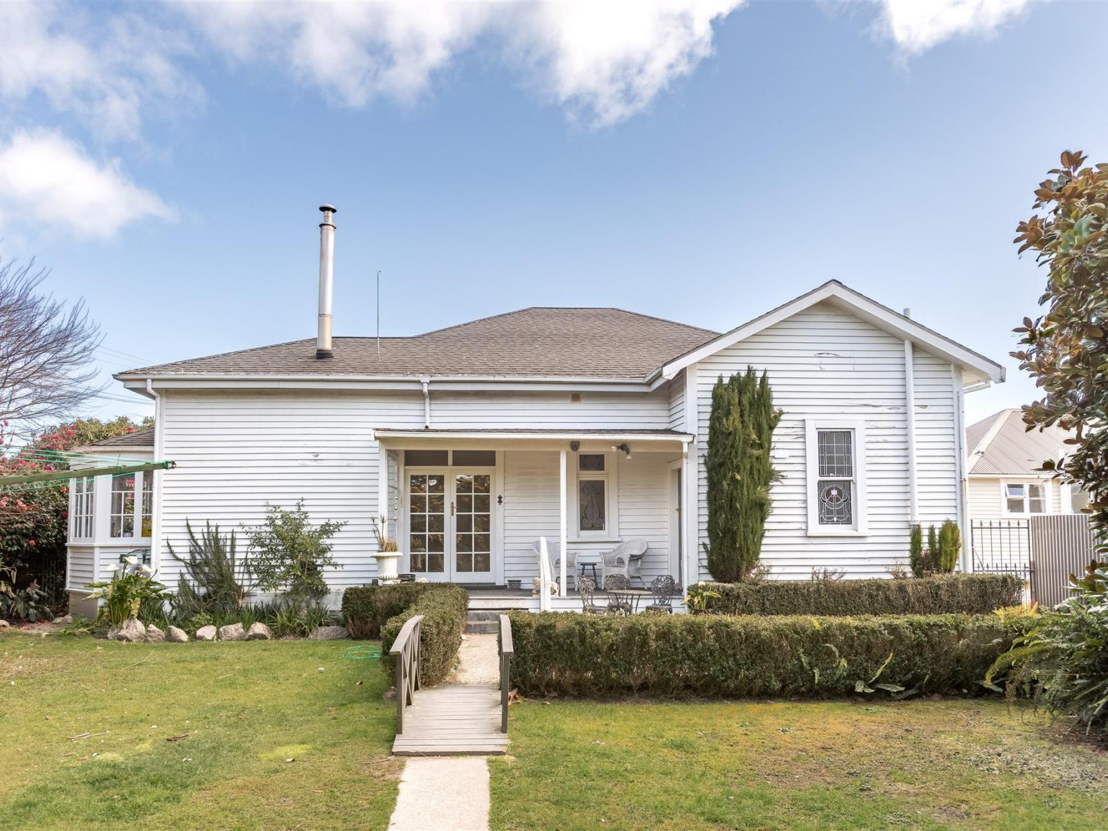 143 Russell Street, Westport
