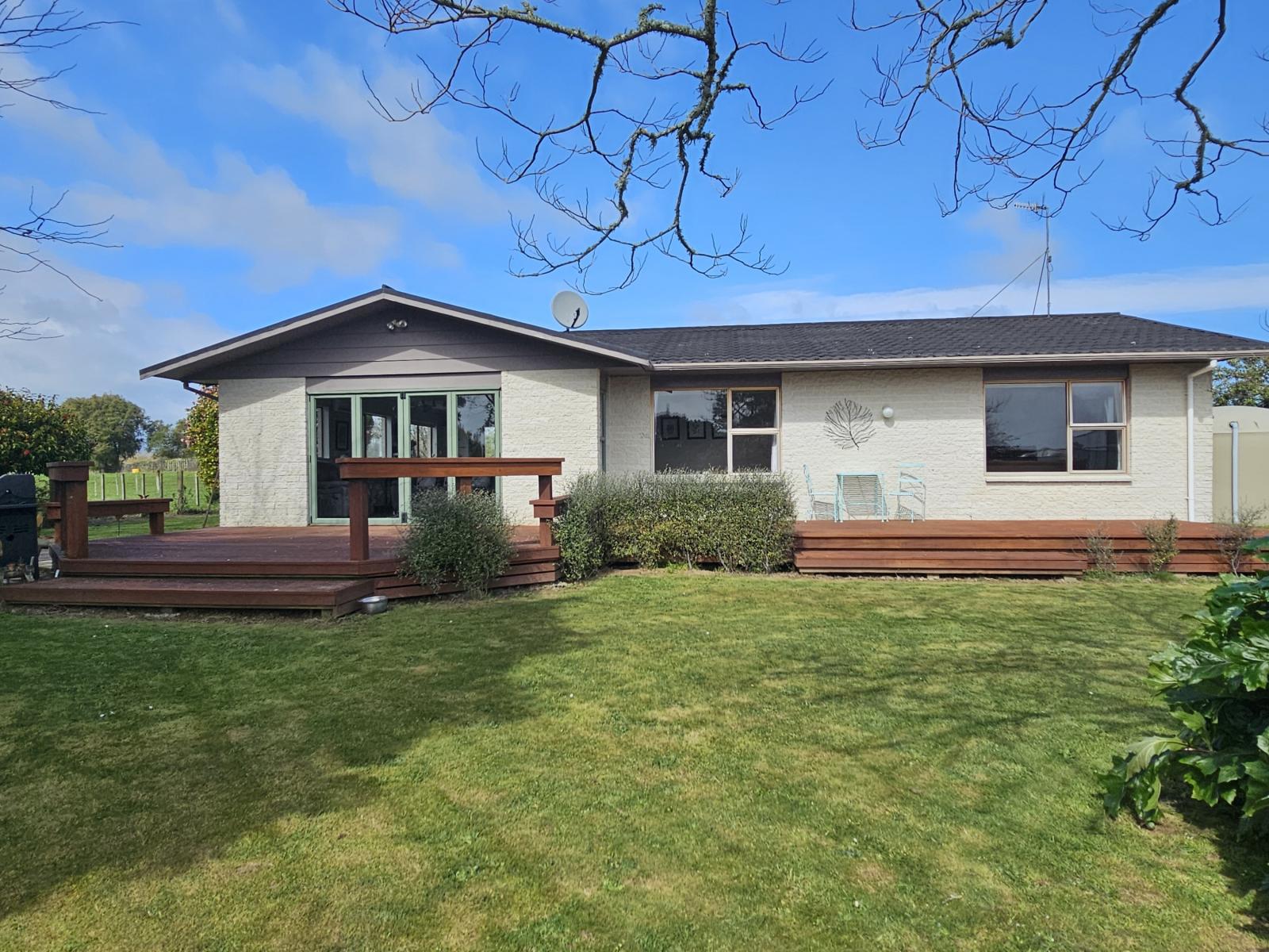 27 Te Whanga Road, Levin