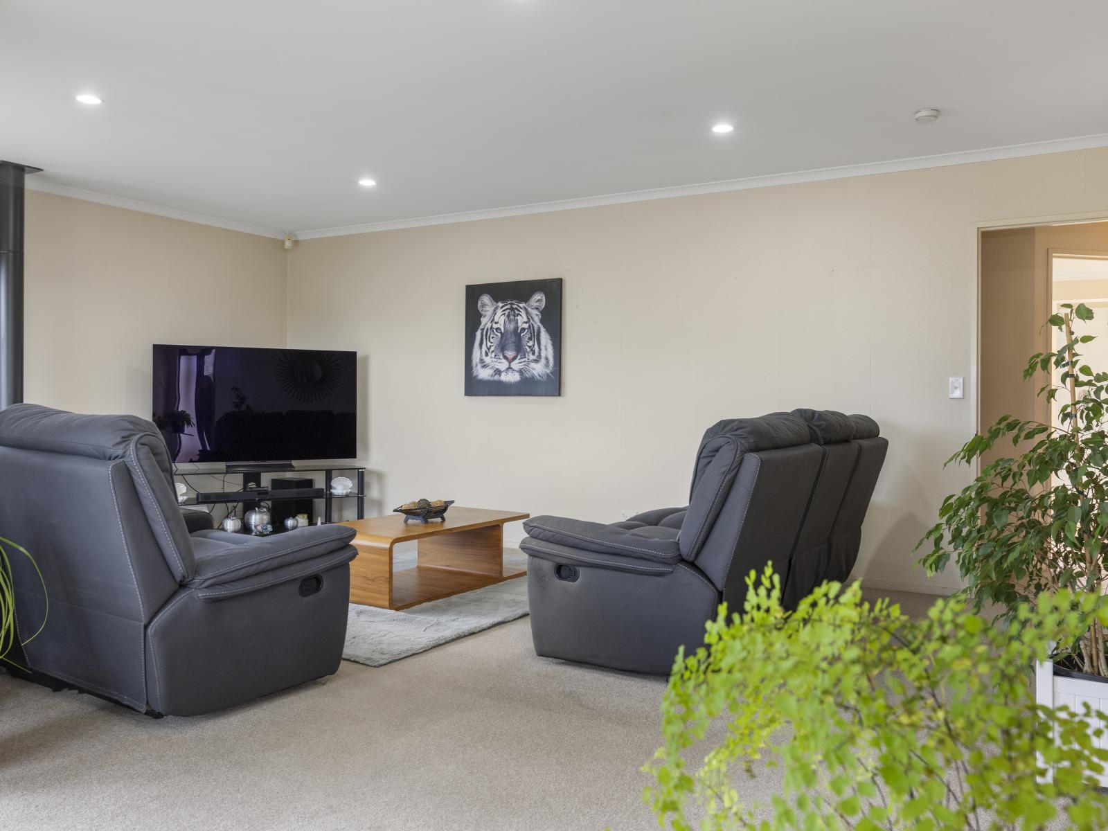 32 Balmoral Drive, Hilltop