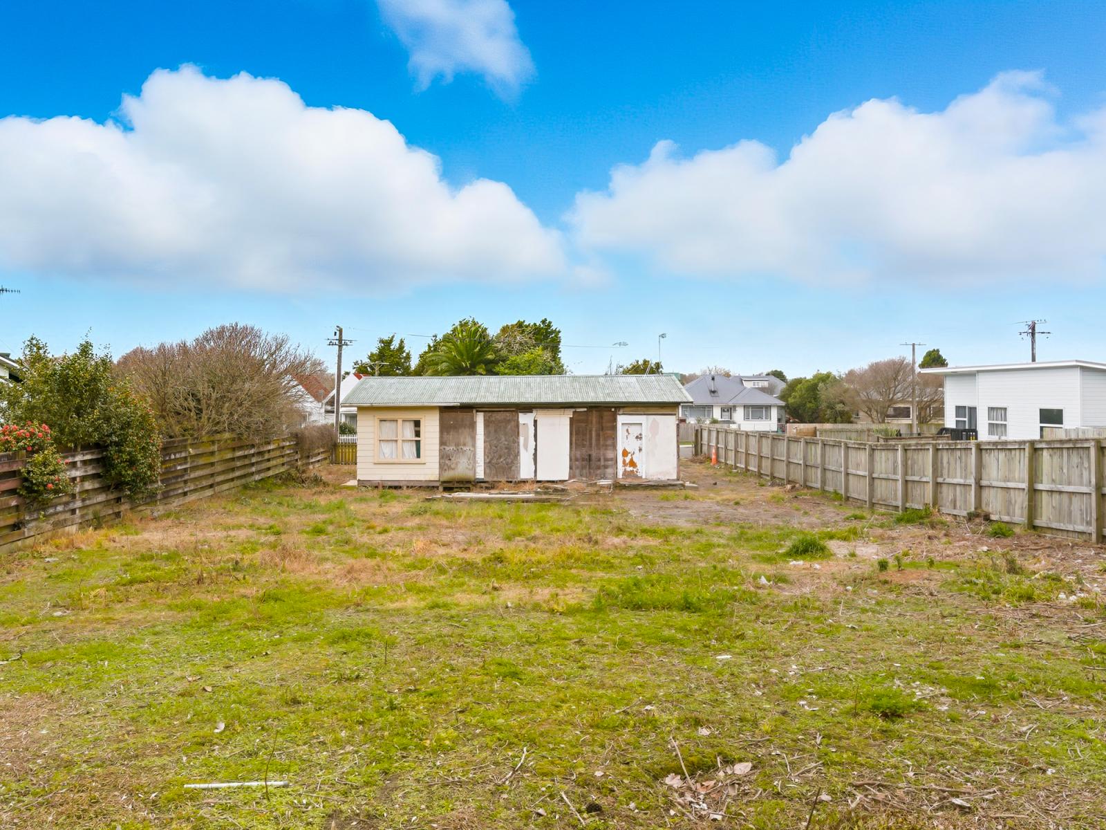 8 Montgomery, Levin