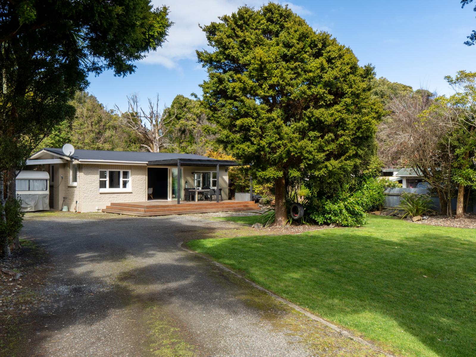 7 Rakiura Parade, Otatara