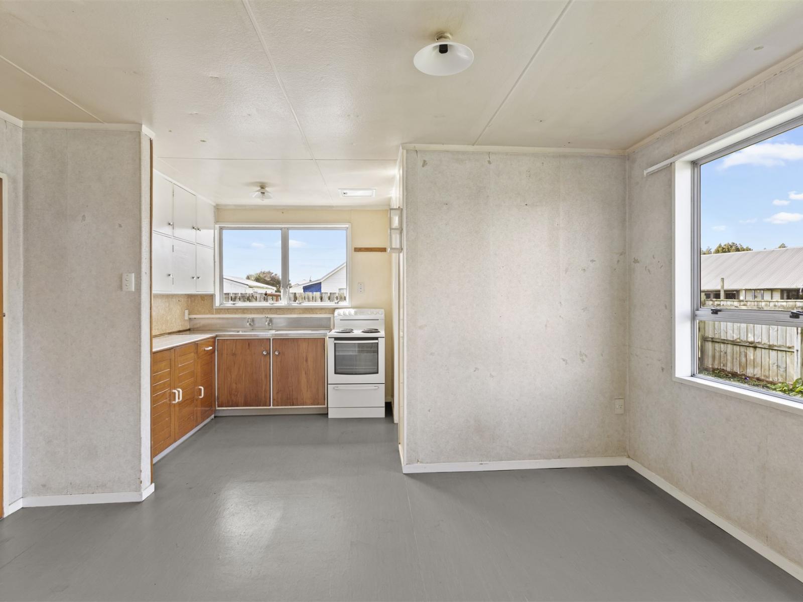 86B Henley Street, Westport