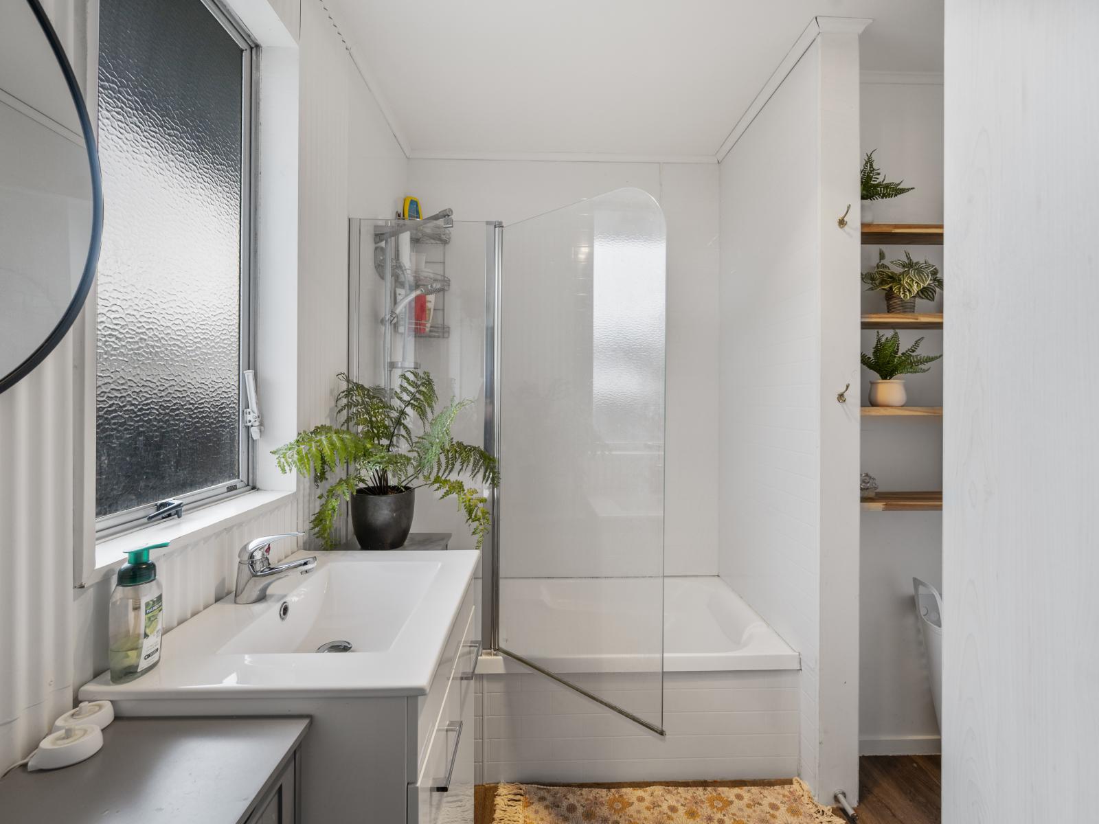 28 Neal Crescent, Onekawa