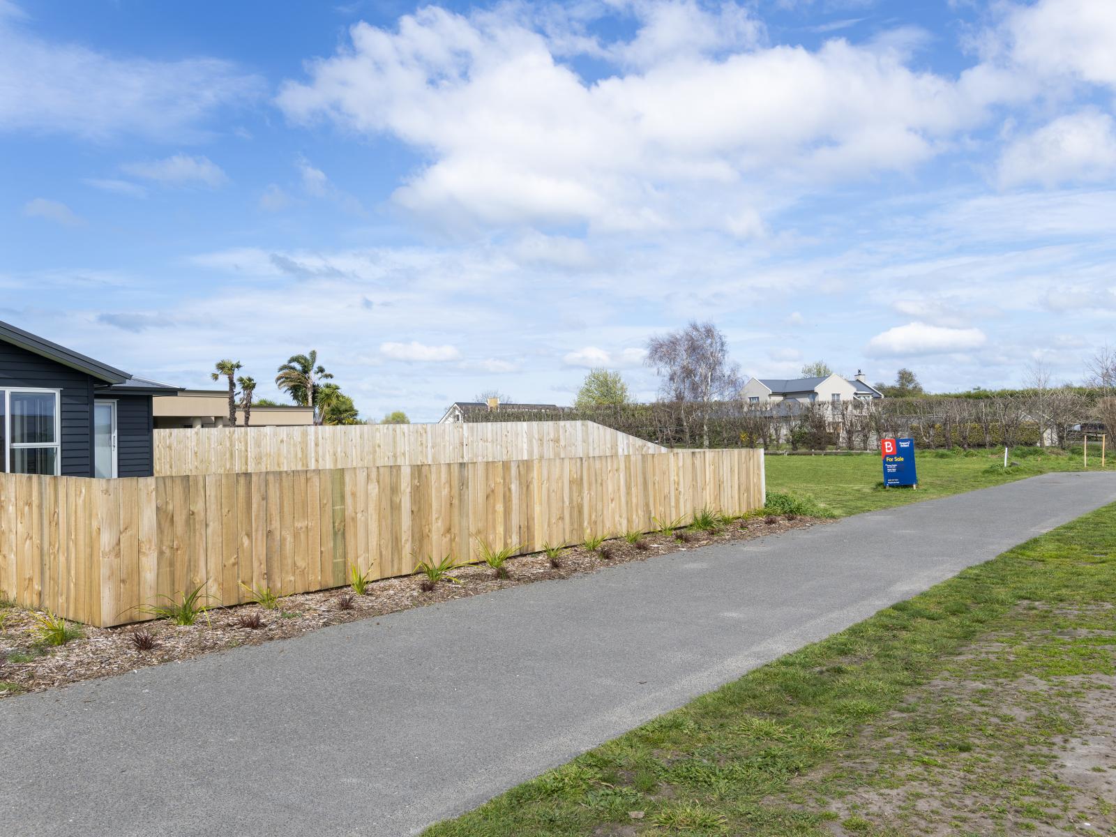 10 and 12 Allan Avenue, Makauri