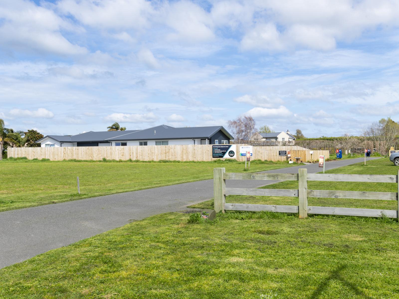 10 and 12 Allan Avenue, Makauri