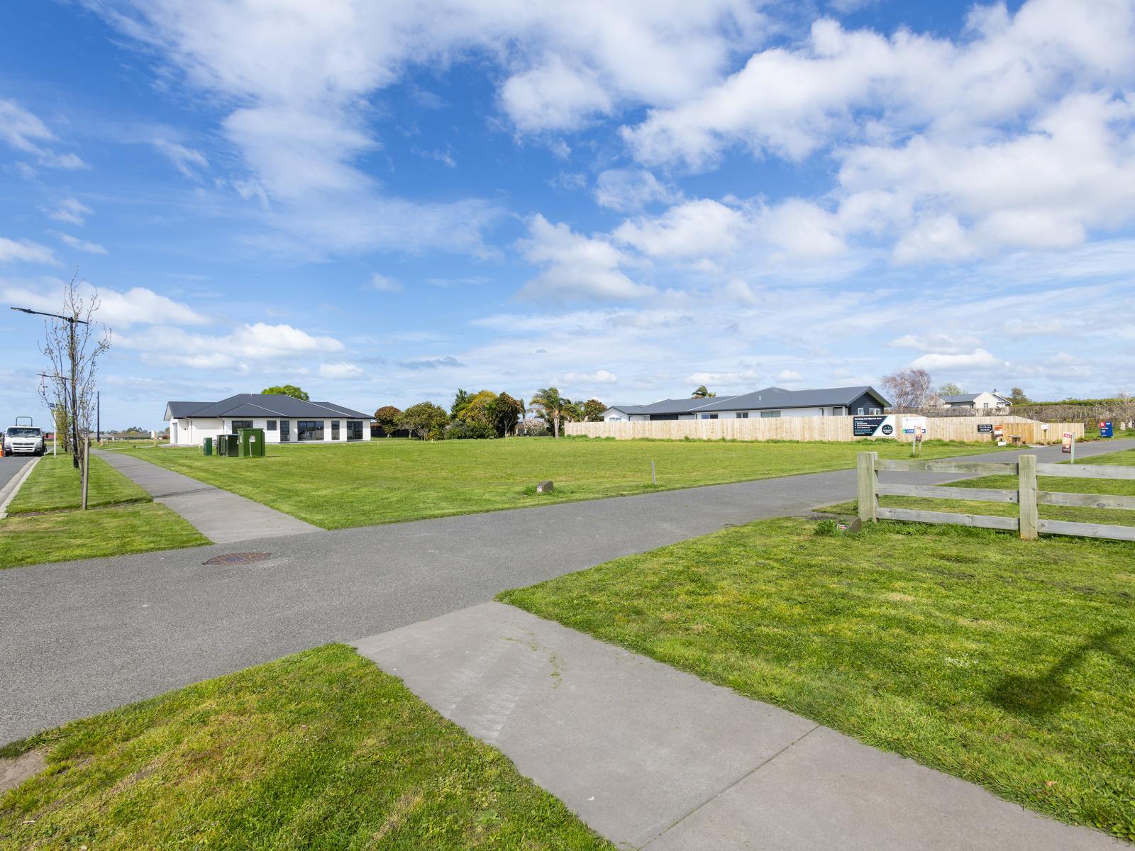 10 and 12 Allan Avenue, Makauri