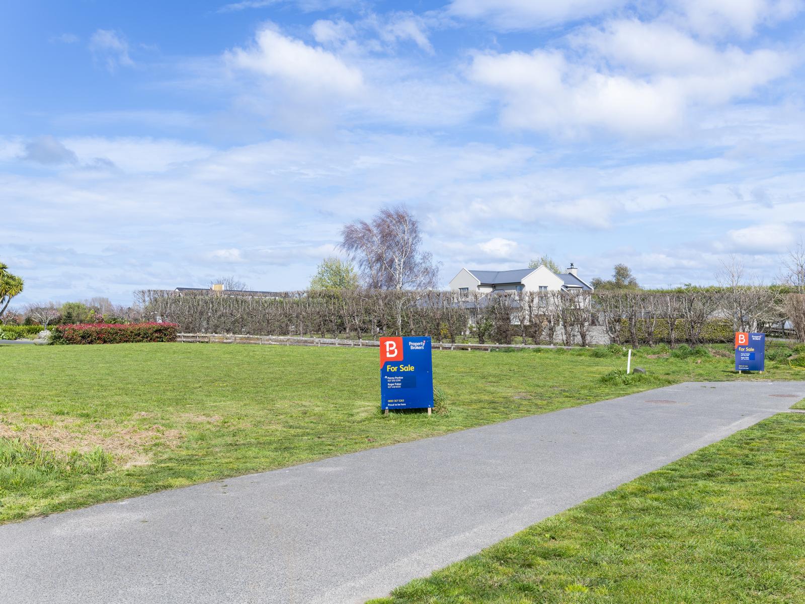10 and 12 Allan Avenue, Makauri