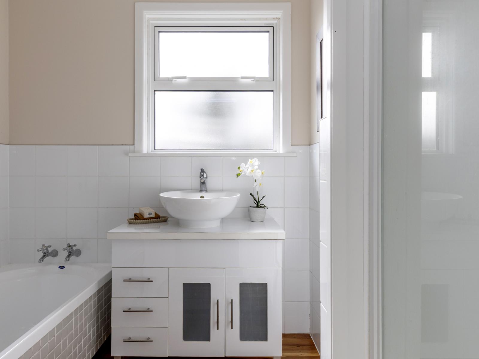 Unit 2, 208 Tamamutu Street, Taupo