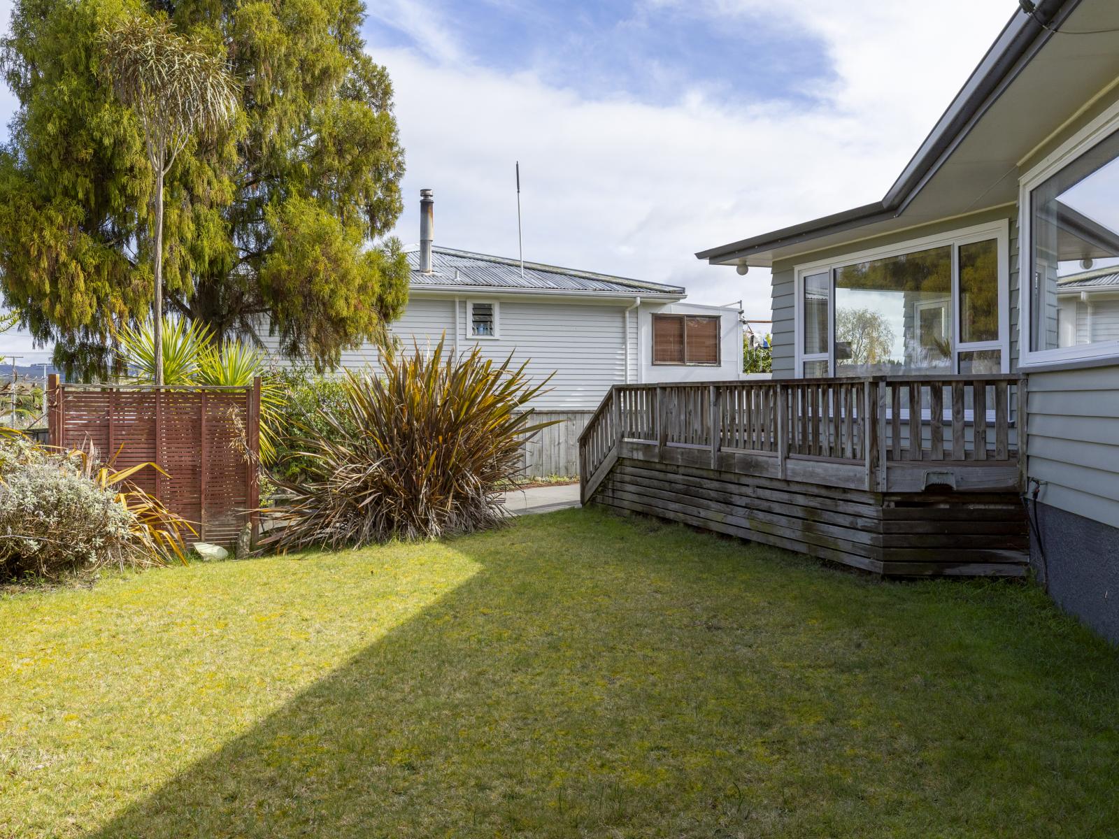 Unit 2, 208 Tamamutu Street, Taupo